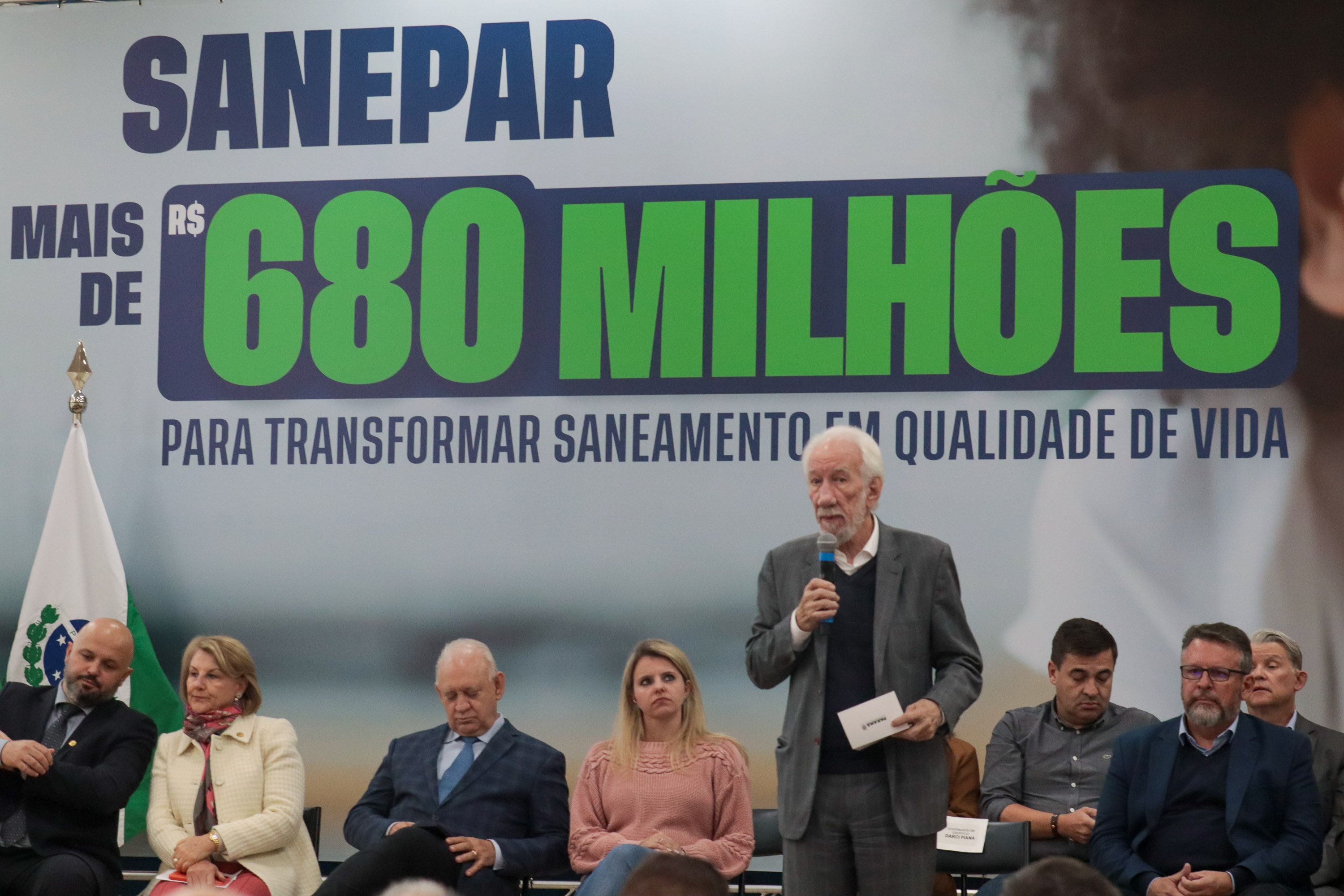 O governador em exercício Darci Piana e o presidente da Sanepar, Wilson Bley, anunciam nesta terça-feira (02) um pacote de investimento em saneamento rural e urbano e distribuição de água, além da conclusão de obras emblemáticas do setor.