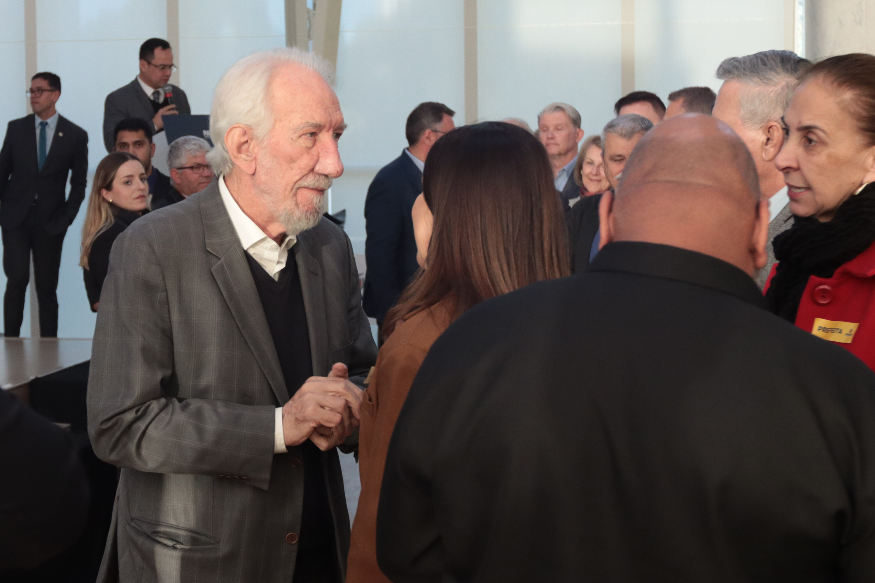 O governador em exercício Darci Piana e o presidente da Sanepar, Wilson Bley, anunciam nesta terça-feira (02) um pacote de investimento em saneamento rural e urbano e distribuição de água, além da conclusão de obras emblemáticas do setor.
