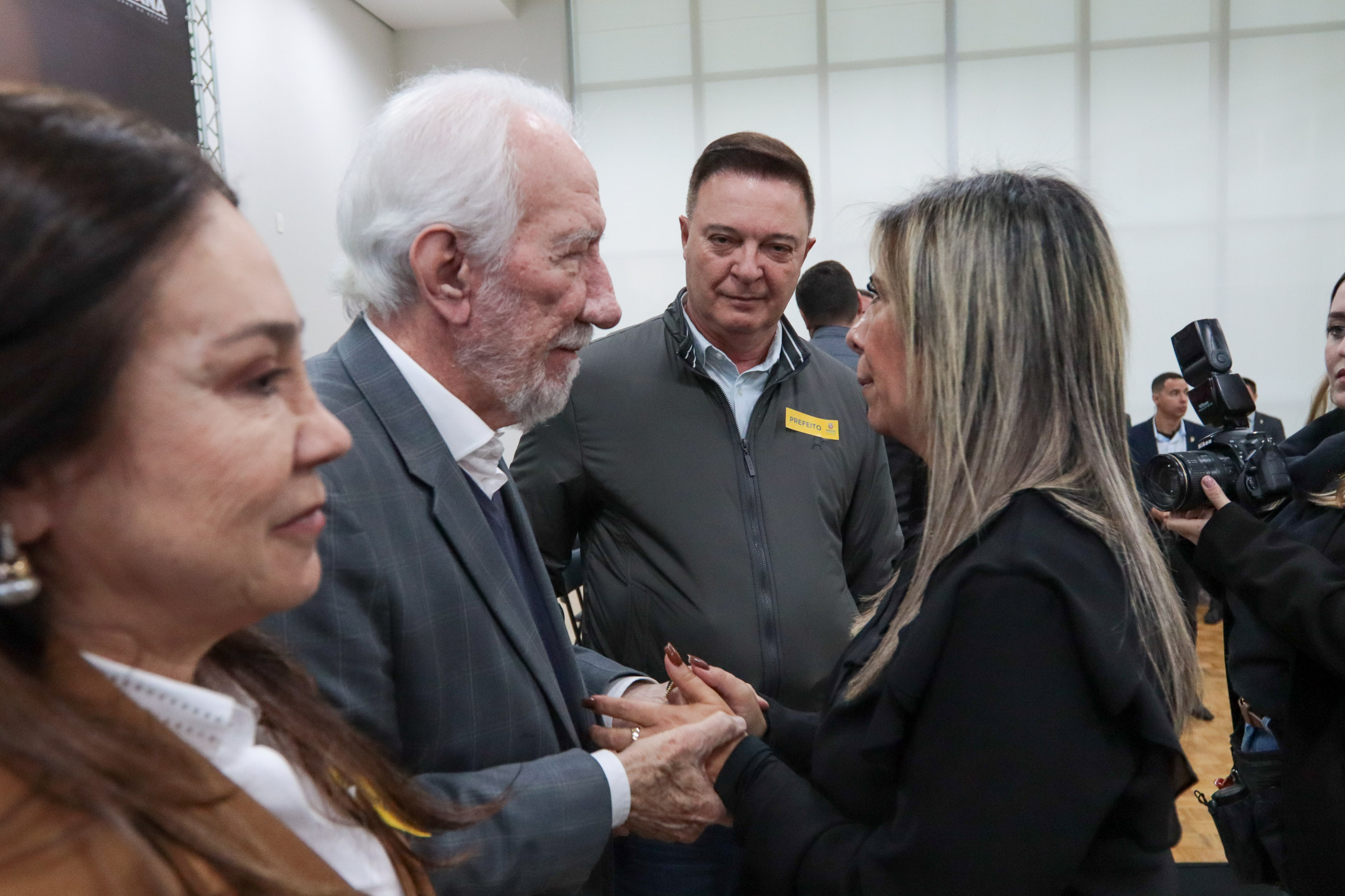 O governador em exercício Darci Piana e o presidente da Sanepar, Wilson Bley, anunciam nesta terça-feira (02) um pacote de investimento em saneamento rural e urbano e distribuição de água, além da conclusão de obras emblemáticas do setor.