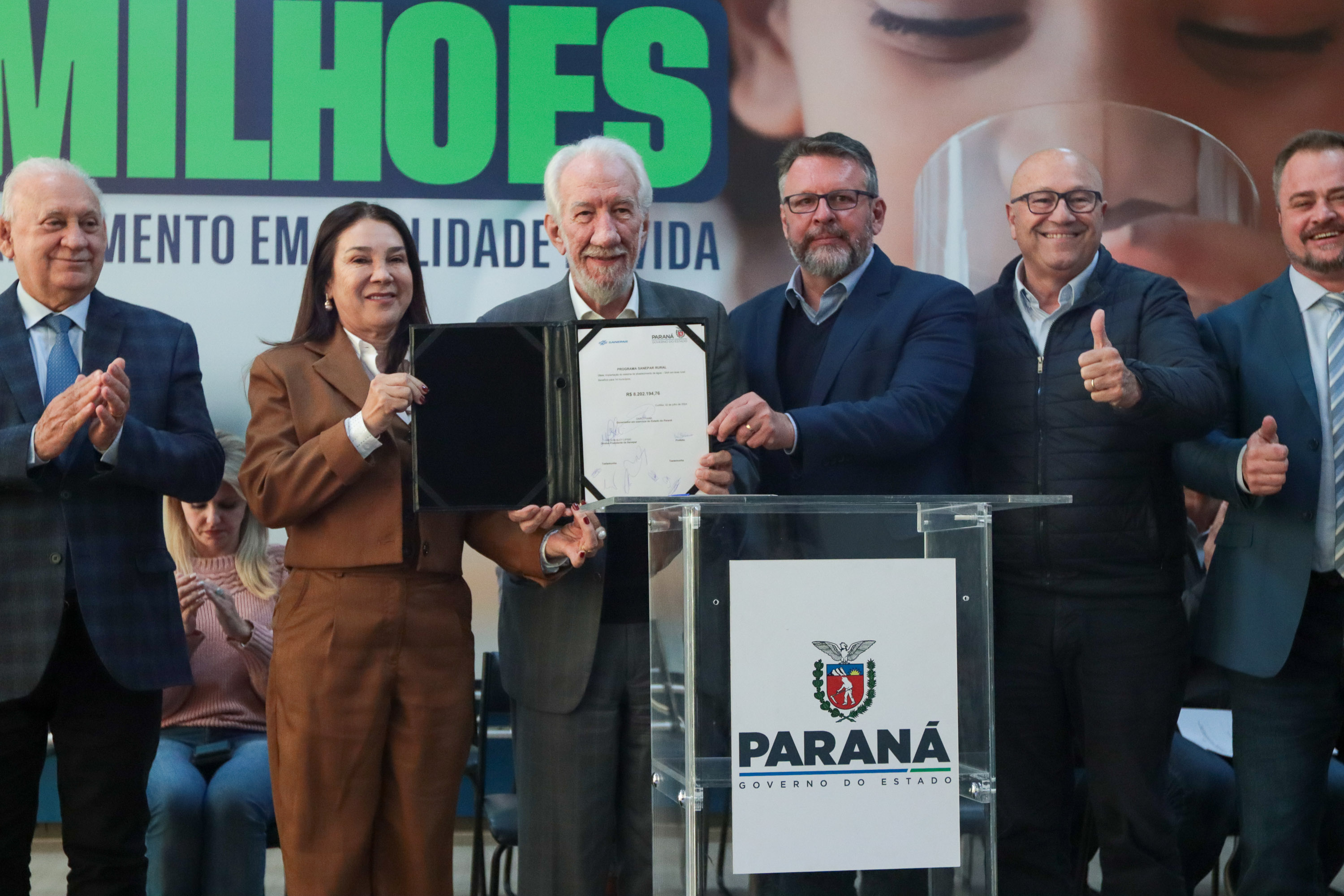 O governador em exercício Darci Piana e o presidente da Sanepar, Wilson Bley, anunciam nesta terça-feira (02) um pacote de investimento em saneamento rural e urbano e distribuição de água, além da conclusão de obras emblemáticas do setor.