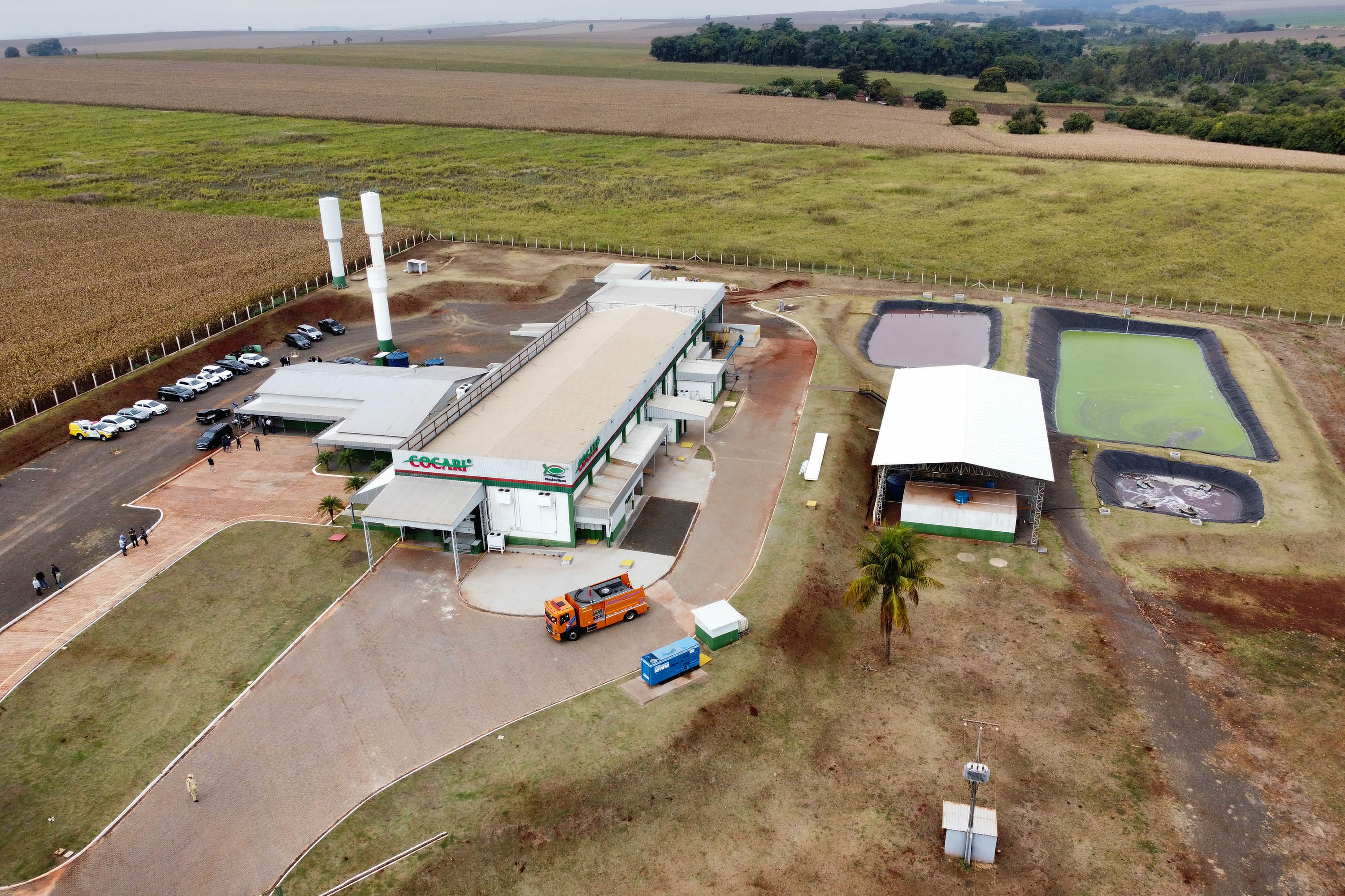 O governador em exercício Darci Piana recebeu o ministro da Pesca e Aquicultura, André de Paula, em uma visita a produtores de tilápia em Alvorada do Sul e Bela Vista do Paraíso, na região Norte do Paraná, nesta segunda-feira (15).