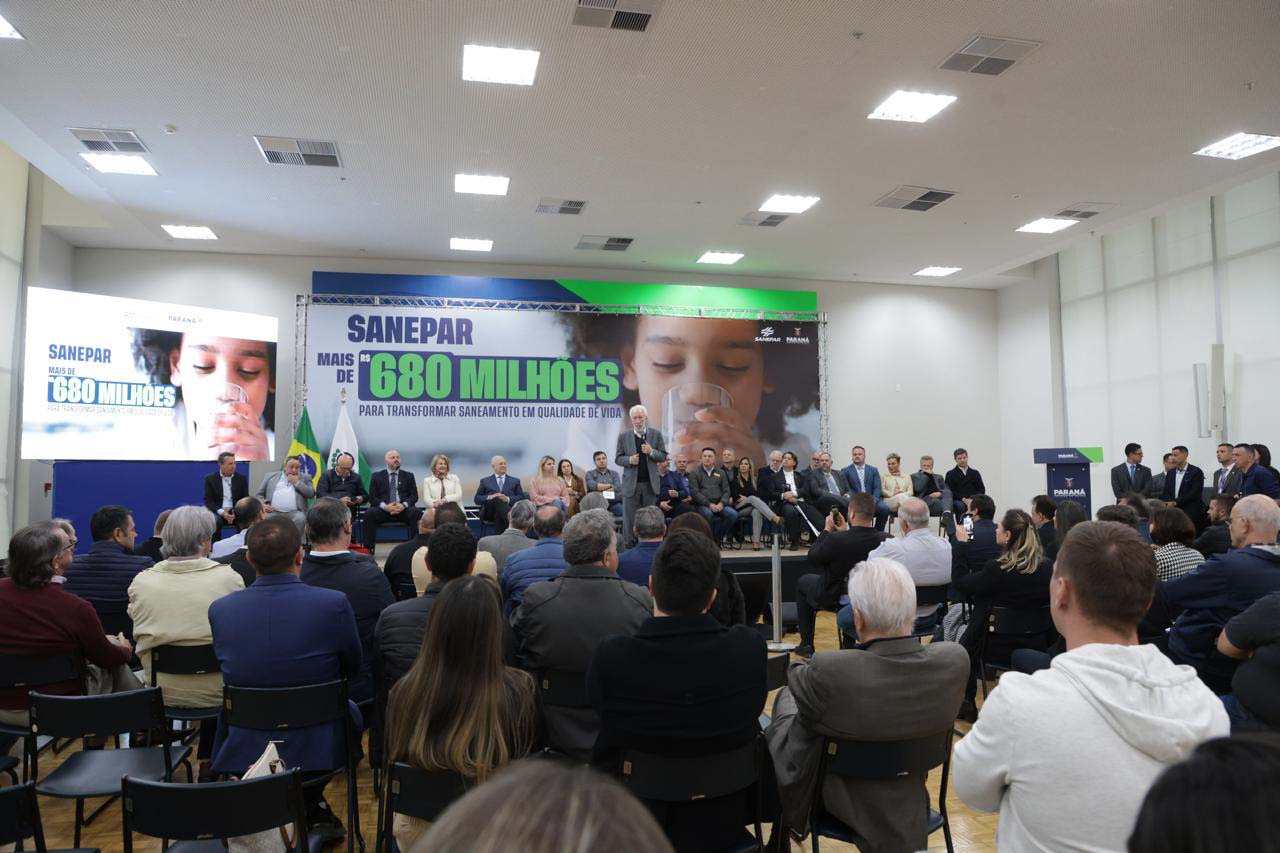 O governador em exercício Darci Piana e o presidente da Sanepar, Wilson Bley, anunciam nesta terça-feira (02) um pacote de investimento em saneamento rural e urbano e distribuição de água, além da conclusão de obras emblemáticas do setor.