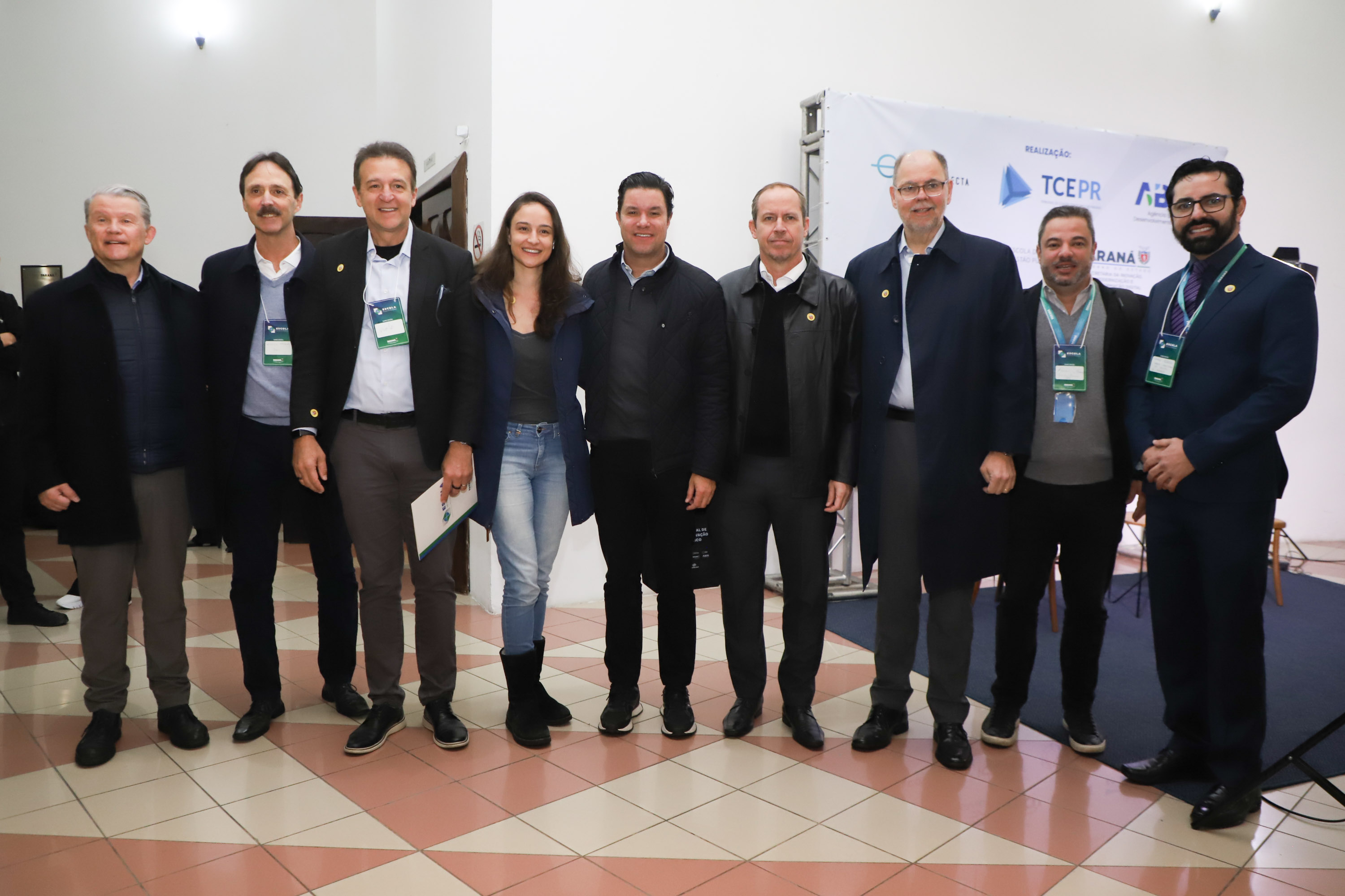 O Governo do Estado, por meio da Secretaria da Inovação, Modernização e Transformação Digital (SEI), apresentou nesta terça-feira (13) novidades voltadas à inovação: a criação de um novo hub para Govtechs e um acordo de colaboração com a Agência Brasileira de Desenvolvimento Industrial (ABDI), do governo federal, que dará apoio técnico especializado para futuras contratações do Estado em Pesquisa e Desenvolvimento (P&D).