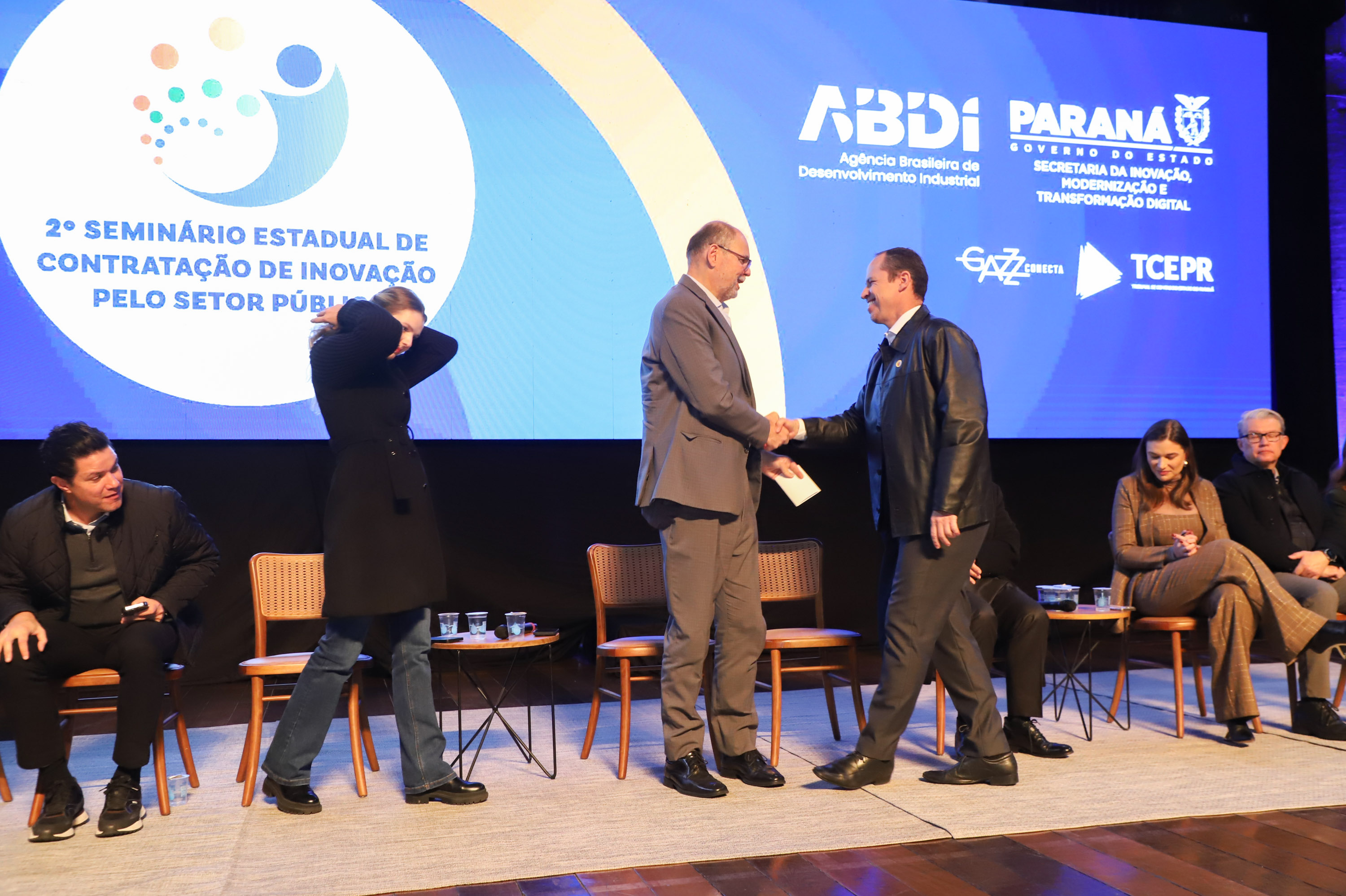 O Governo do Estado, por meio da Secretaria da Inovação, Modernização e Transformação Digital (SEI), apresentou nesta terça-feira (13) novidades voltadas à inovação: a criação de um novo hub para Govtechs e um acordo de colaboração com a Agência Brasileira de Desenvolvimento Industrial (ABDI), do governo federal, que dará apoio técnico especializado para futuras contratações do Estado em Pesquisa e Desenvolvimento (P&D).