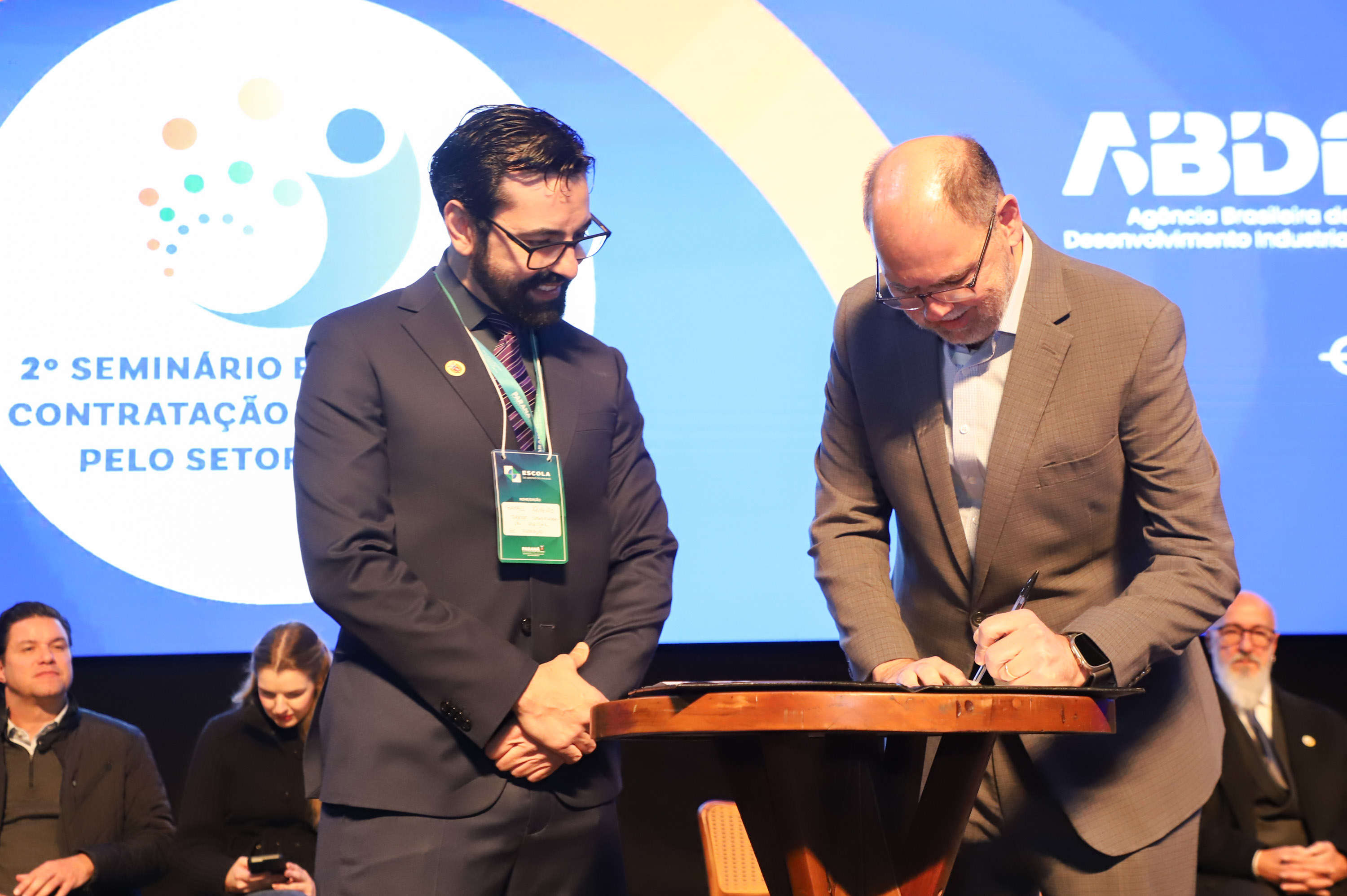 O Governo do Estado, por meio da Secretaria da Inovação, Modernização e Transformação Digital (SEI), apresentou nesta terça-feira (13) novidades voltadas à inovação: a criação de um novo hub para Govtechs e um acordo de colaboração com a Agência Brasileira de Desenvolvimento Industrial (ABDI), do governo federal, que dará apoio técnico especializado para futuras contratações do Estado em Pesquisa e Desenvolvimento (P&D).