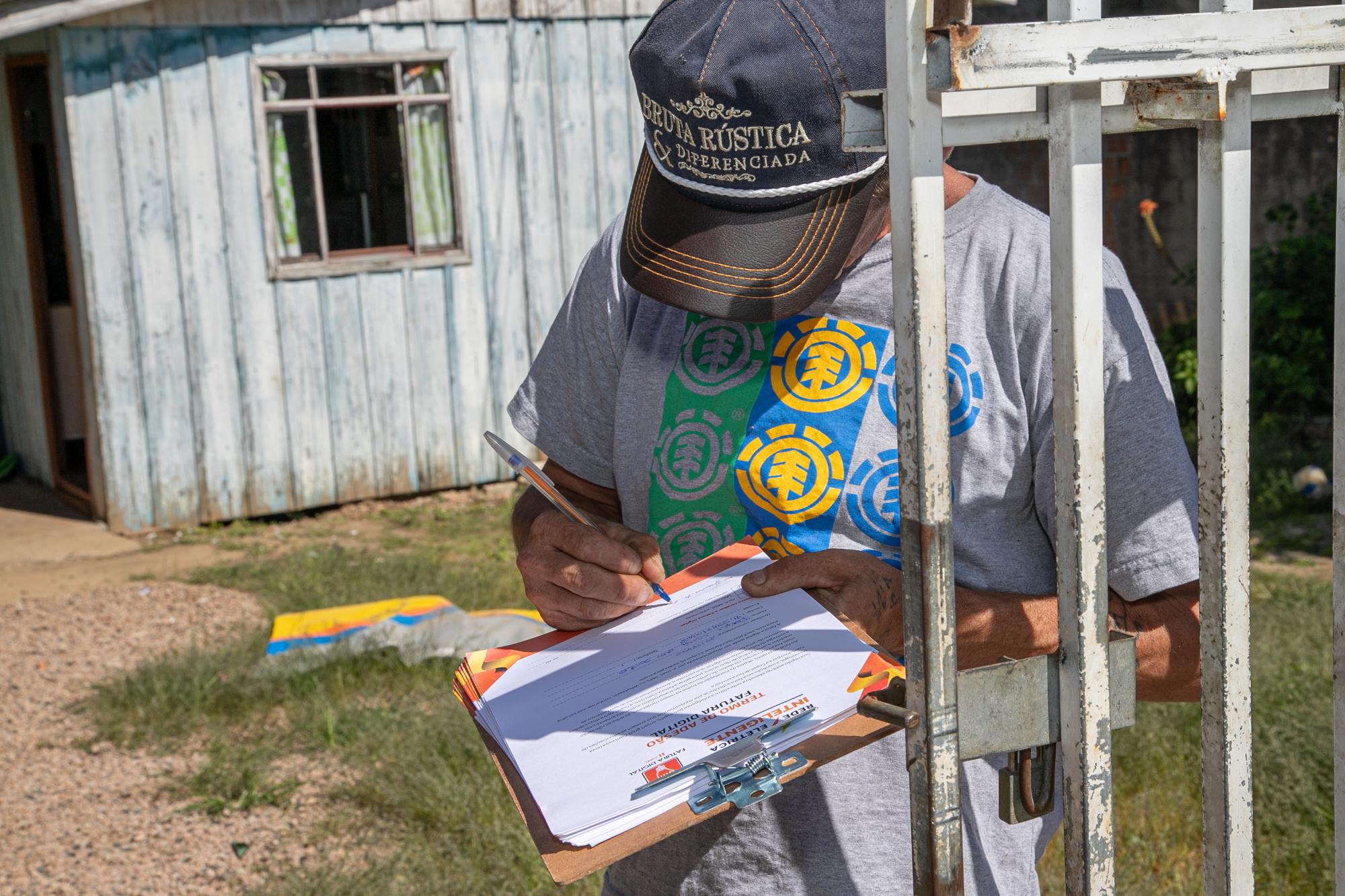 Copel visita consumidores para cadastro de fatura digital
