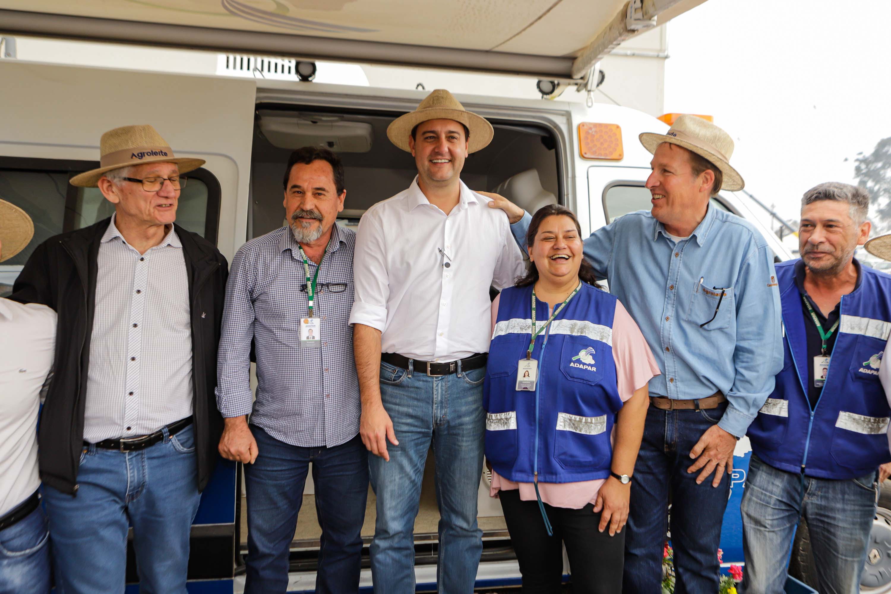 Governador assina acordo com Castrolanda para criação de Parque Tecnológico do Agroleite