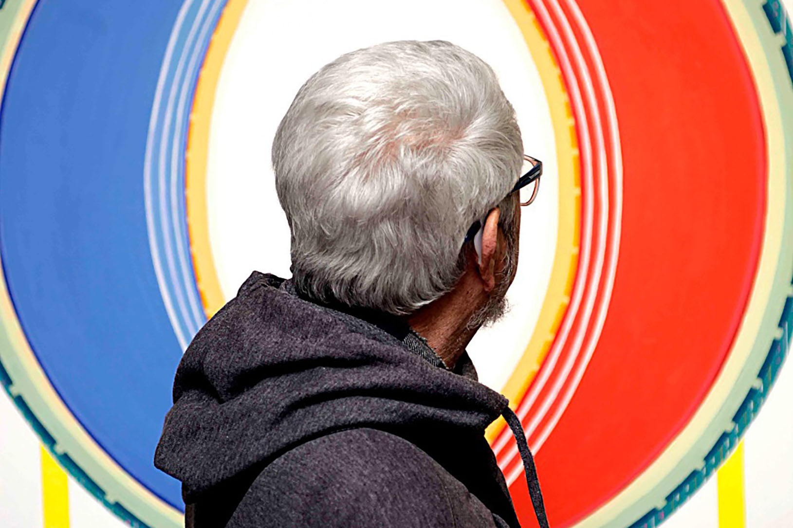 Centro Cultural Teatro Guaíra - Guairão - Guairinha - Radojka - Em temporada com sua primeira montagem no Brasil, o espetáculo “Radojka – uma comédia friamente calculada”, acompanha duas cuidadoras, Glória e Lúcia, que trabalham em diferentes turnos para atender Radojka, uma senhora sérvia que vive longe de sua família. O elenco conta com Marisa Orth, Tania Bondezan, Tadeu Tosta e Rafael Alvim