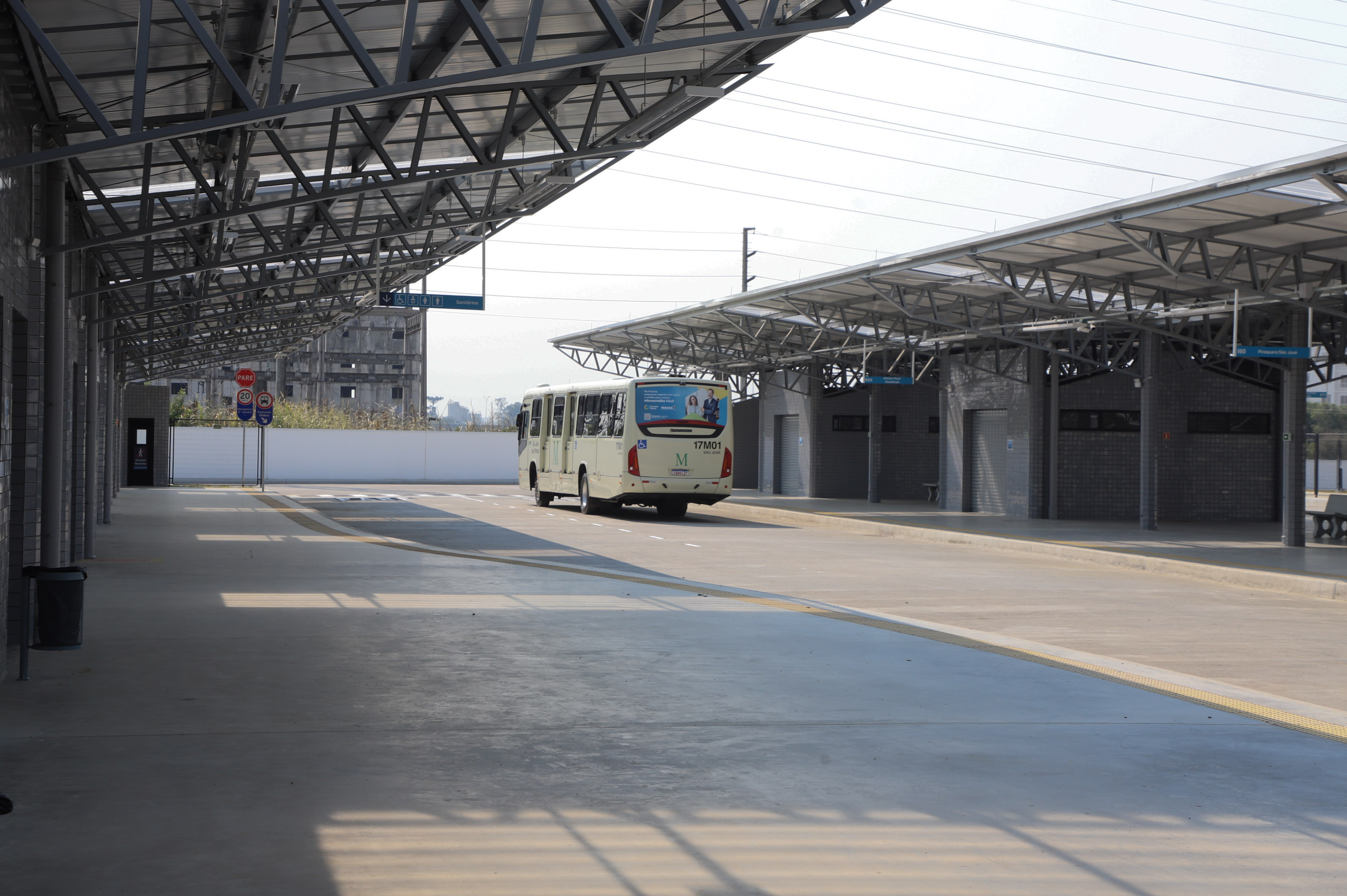 São José dos Pinhais, 20 de agosto de 2024 - O governador Carlos Massa Ratinho Junior inaugura o Terminal Metropolitano de São José dos Pinhais e assina a ordem de serviço para pavimentação da estrada que liga Mandirituba e São José dos Pinhais