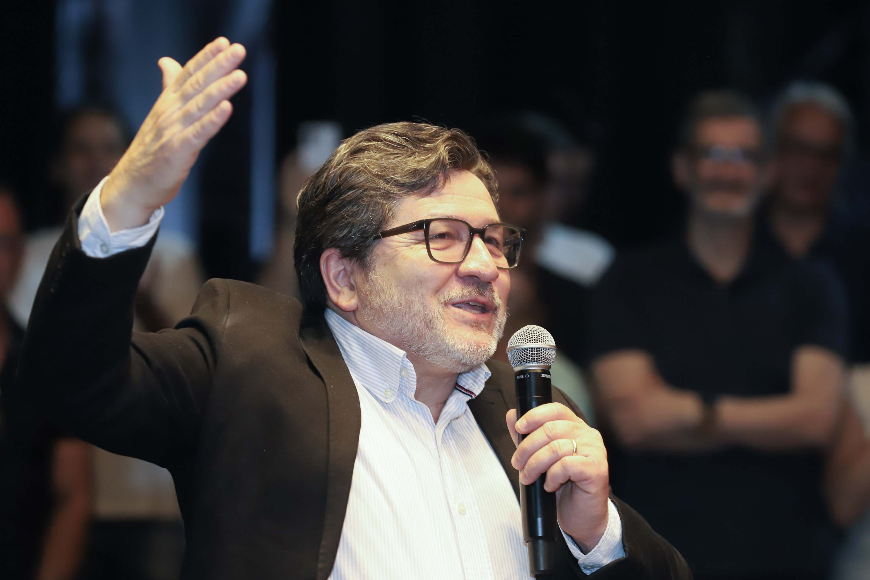 O governador Carlos Massa Ratinho Junior anuncia nesta quinta-feira (12) o repasse R$ 50 milhões para reforma, revitalização, adequação e modernização da estrutura do teatro, além da aquisição de novos equipamentos e instrumentos para Orquestra Sinfônica do Paraná