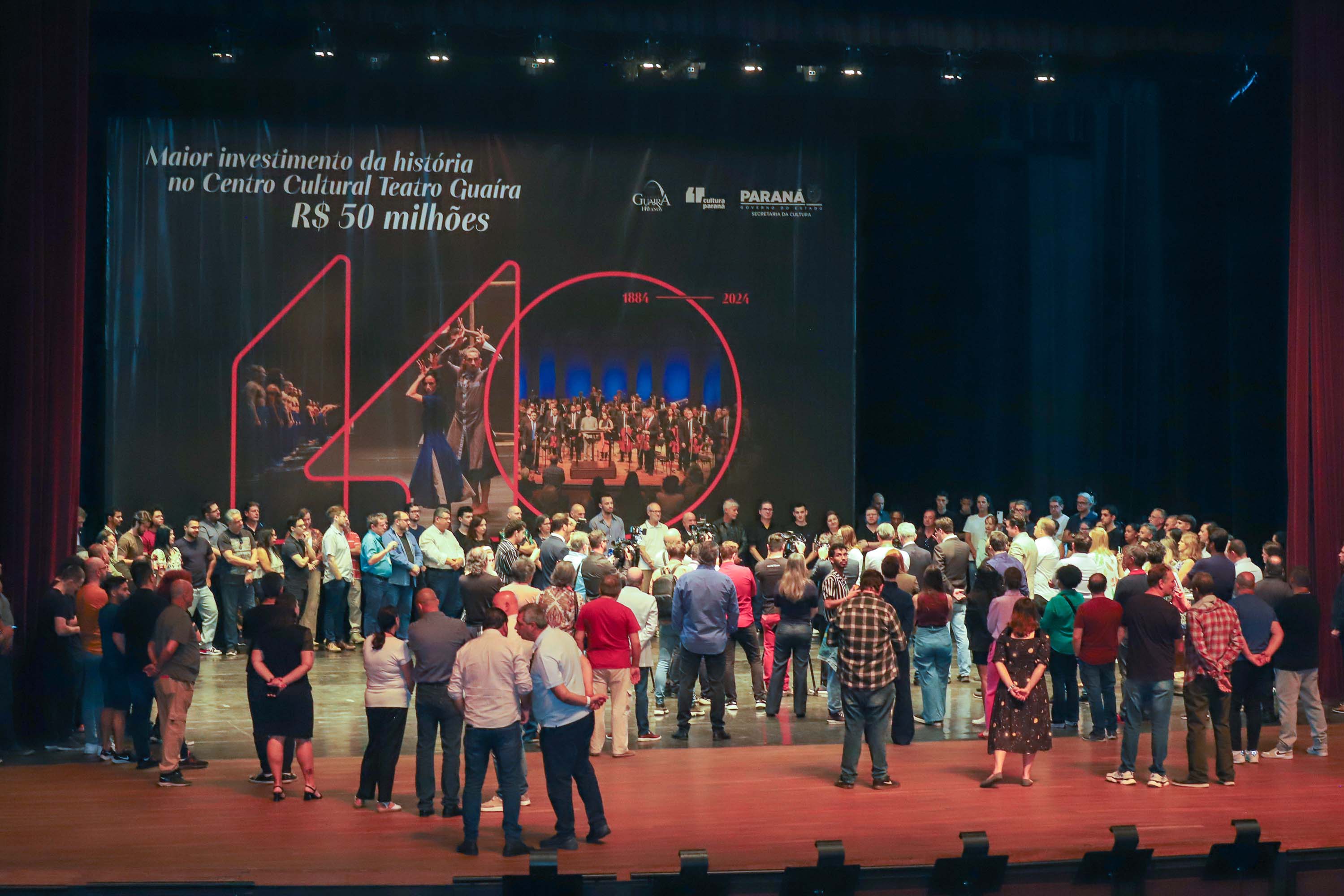O governador Carlos Massa Ratinho Junior anuncia nesta quinta-feira (12) o repasse R$ 50 milhões para reforma, revitalização, adequação e modernização da estrutura do teatro, além da aquisição de novos equipamentos e instrumentos para Orquestra Sinfônica do Paraná