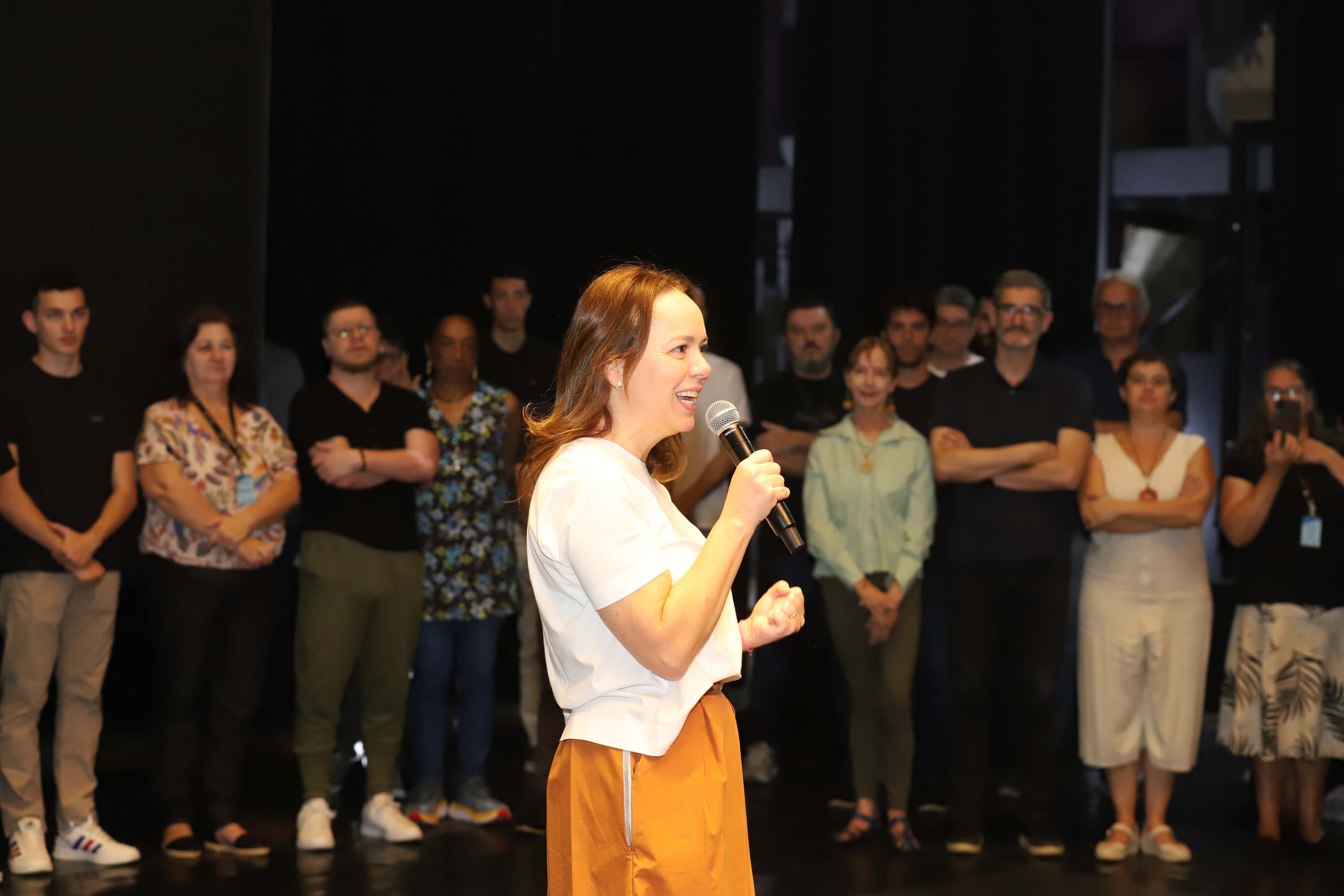 O governador Carlos Massa Ratinho Junior anuncia nesta quinta-feira (12) o repasse R$ 50 milhões para reforma, revitalização, adequação e modernização da estrutura do teatro, além da aquisição de novos equipamentos e instrumentos para Orquestra Sinfônica do Paraná