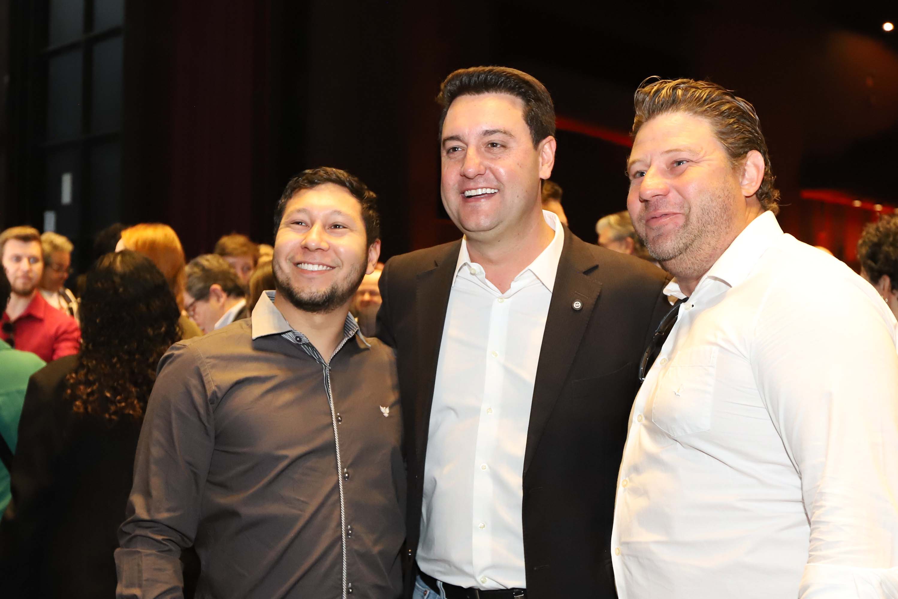 O governador Carlos Massa Ratinho Junior anuncia nesta quinta-feira (12) o repasse R$ 50 milhões para reforma, revitalização, adequação e modernização da estrutura do teatro, além da aquisição de novos equipamentos e instrumentos para Orquestra Sinfônica do Paraná