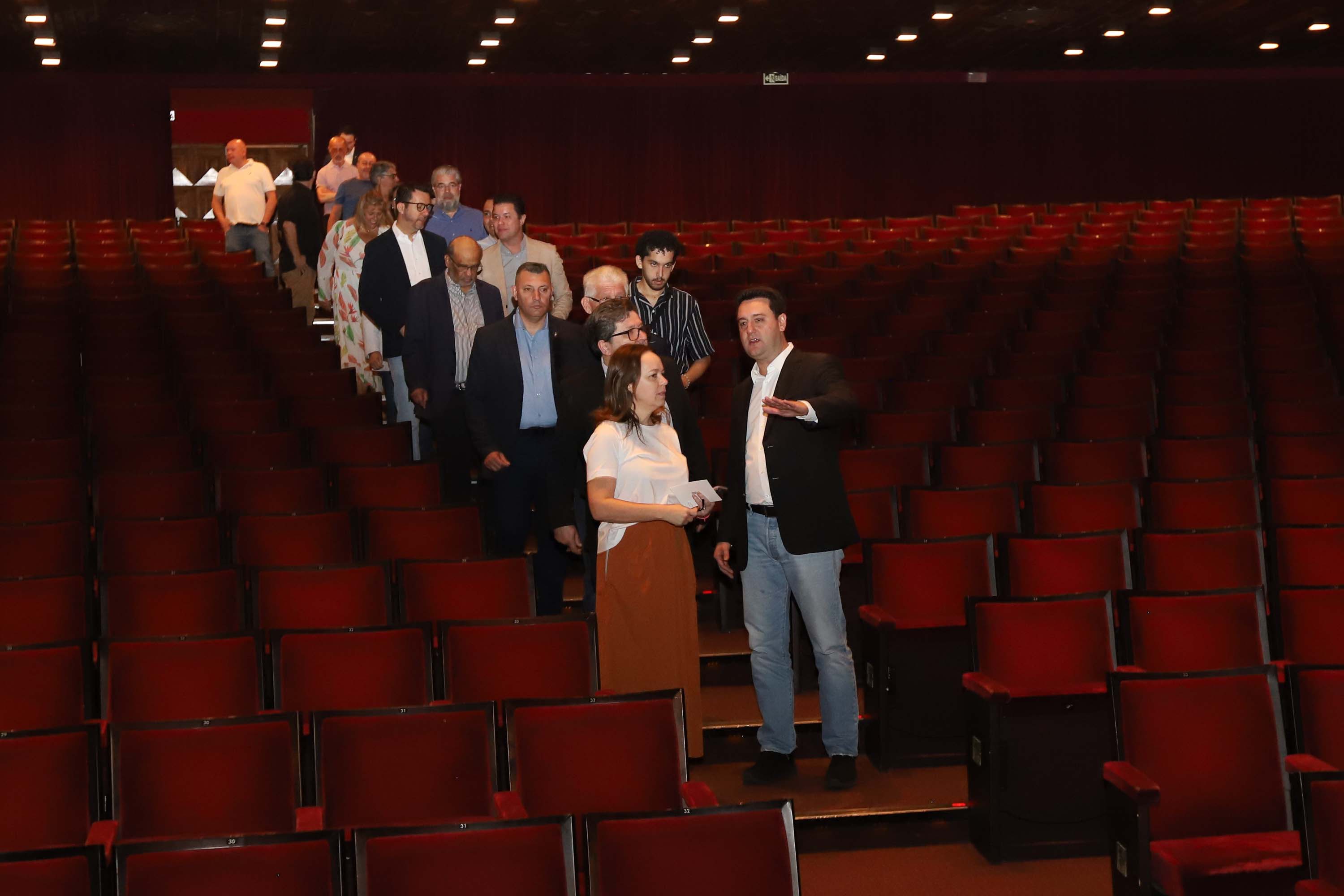 O governador Carlos Massa Ratinho Junior anuncia nesta quinta-feira (12) o repasse R$ 50 milhões para reforma, revitalização, adequação e modernização da estrutura do teatro, além da aquisição de novos equipamentos e instrumentos para Orquestra Sinfônica do Paraná
