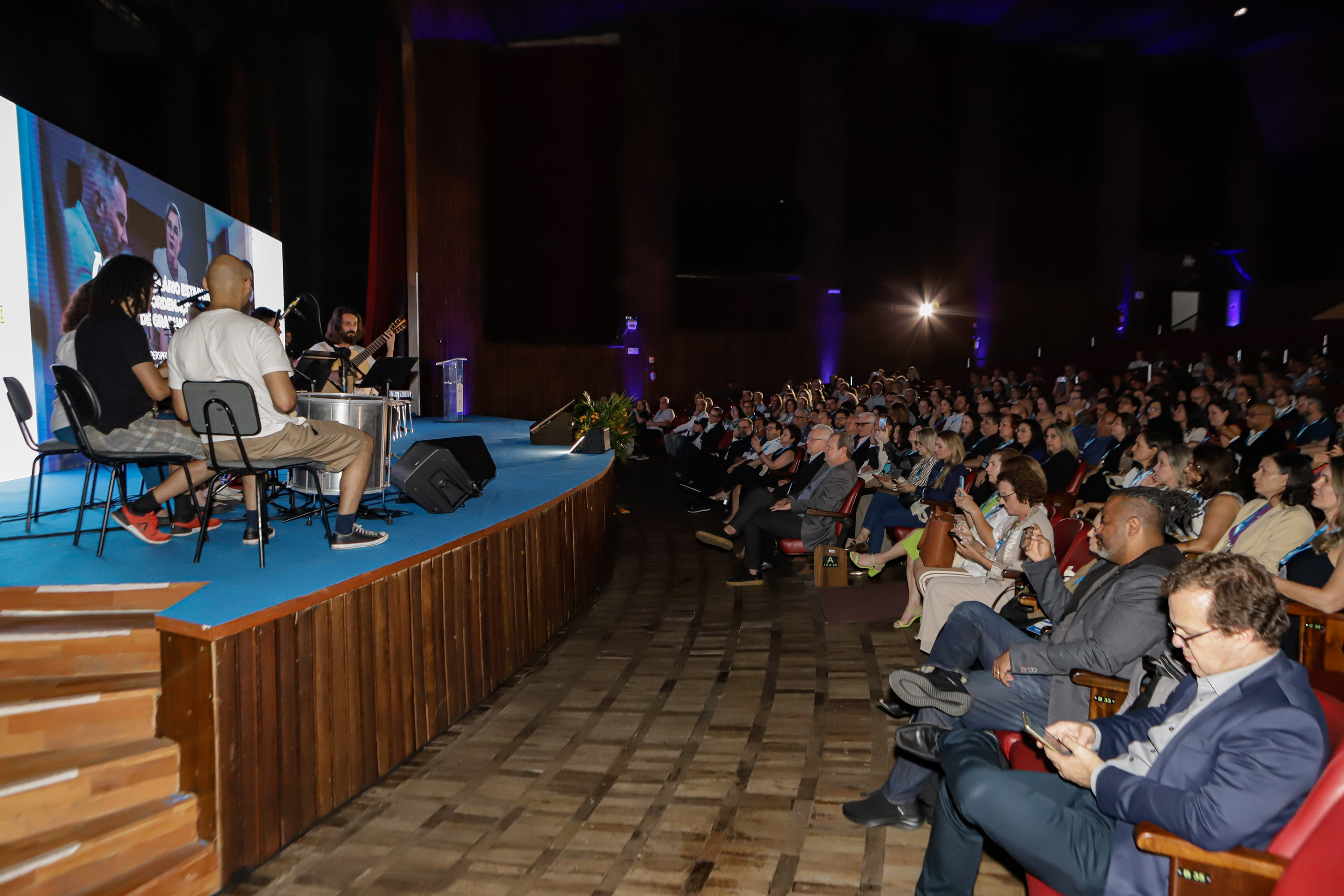 Estado viabiliza com o Google qualificação em IA para alunos das universidades estaduais