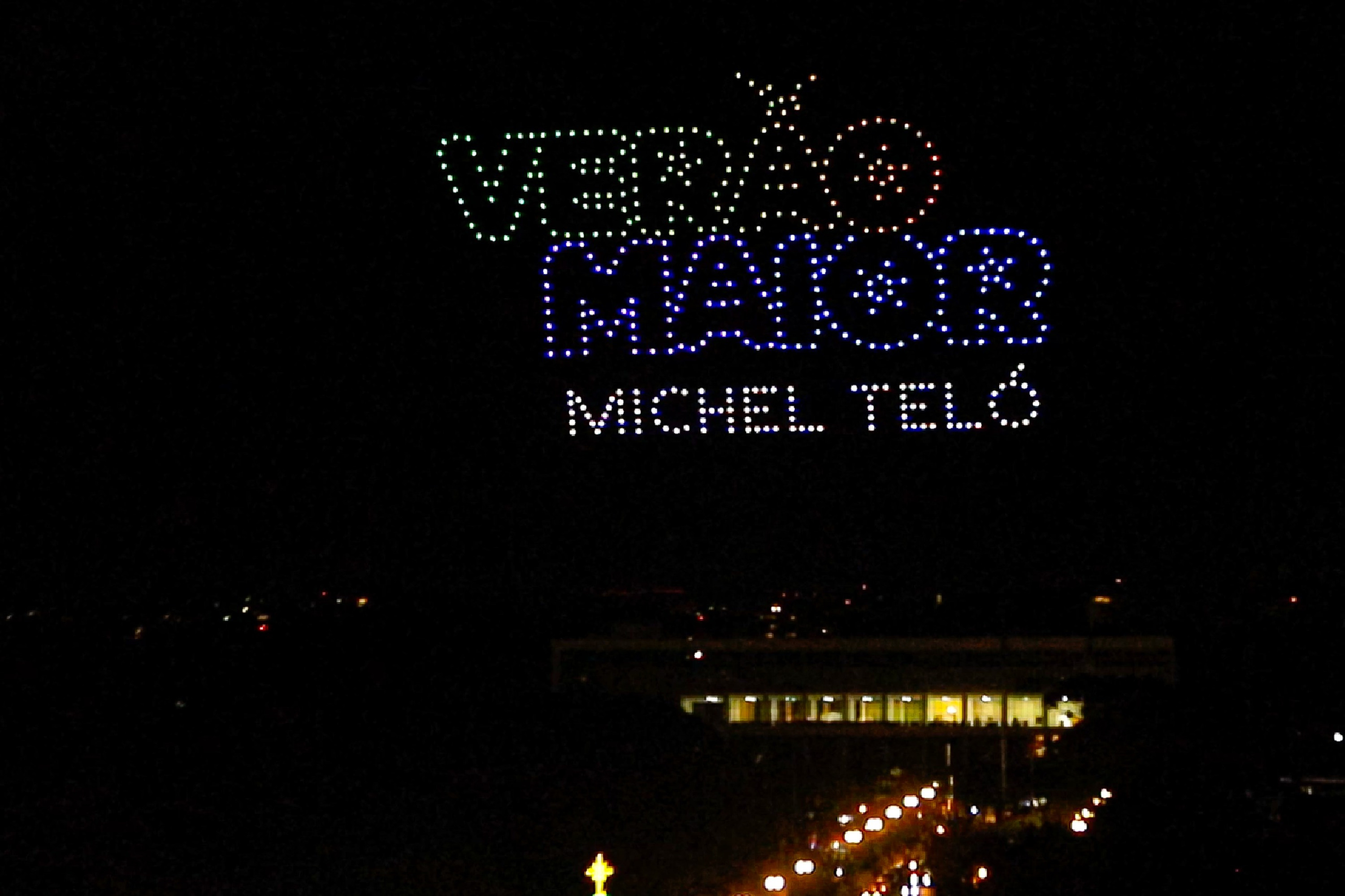 Com o céu iluminado por mais de 600 drones, o Governo do Estado deu o pontapé inicial para a maior edição da história do Verão Maior Paraná.. A cerimônia de lançamento, que aconteceu nesta quarta-feira (27), contou com a presença do governador Carlos Massa Ratinho Junior.