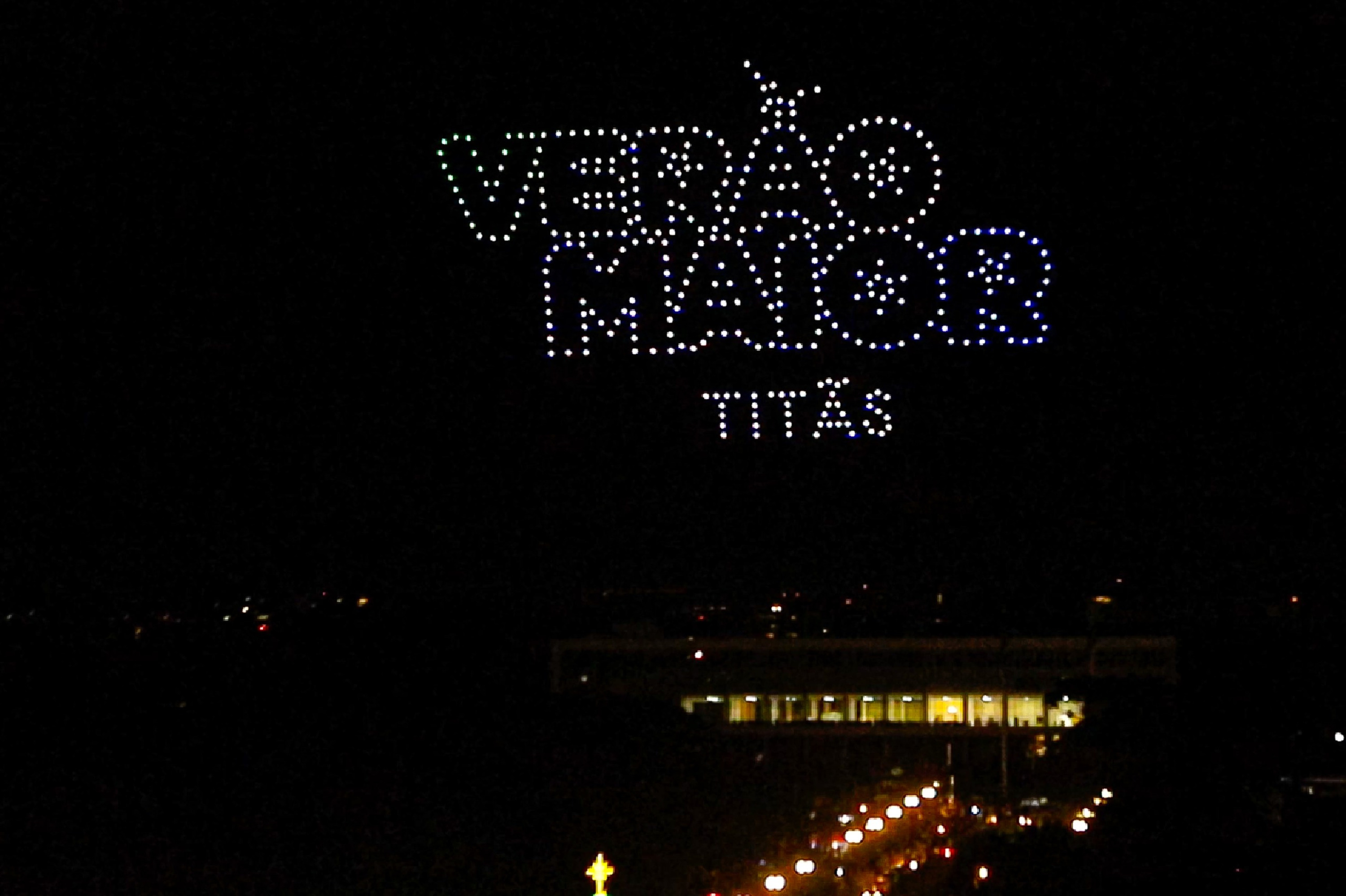 Com o céu iluminado por mais de 600 drones, o Governo do Estado deu o pontapé inicial para a maior edição da história do Verão Maior Paraná.. A cerimônia de lançamento, que aconteceu nesta quarta-feira (27), contou com a presença do governador Carlos Massa Ratinho Junior.