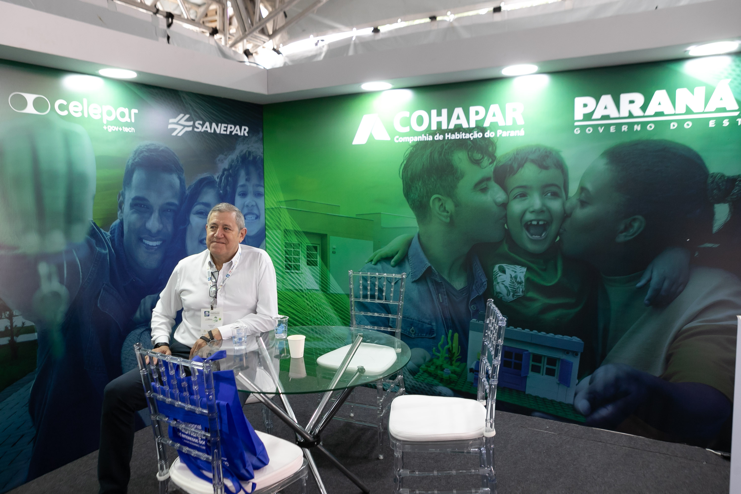 O Paraná vai dar um novo passo em seu programa habitacional, o Casa Fácil Paraná. O governador Carlos Massa Ratinho Junior assinou nesta quarta-feira (4), durante a abertura do Fórum Nacional de Habitação de Interesse Social, um convênio de US$ 187 milhões (R$ 1,13 bilhão) com o Banco Interamericano de Desenvolvimento (BID) para o Vida Nova, modalidade do Casa Fácil voltada a famílias em situação de vulnerabilidade social.