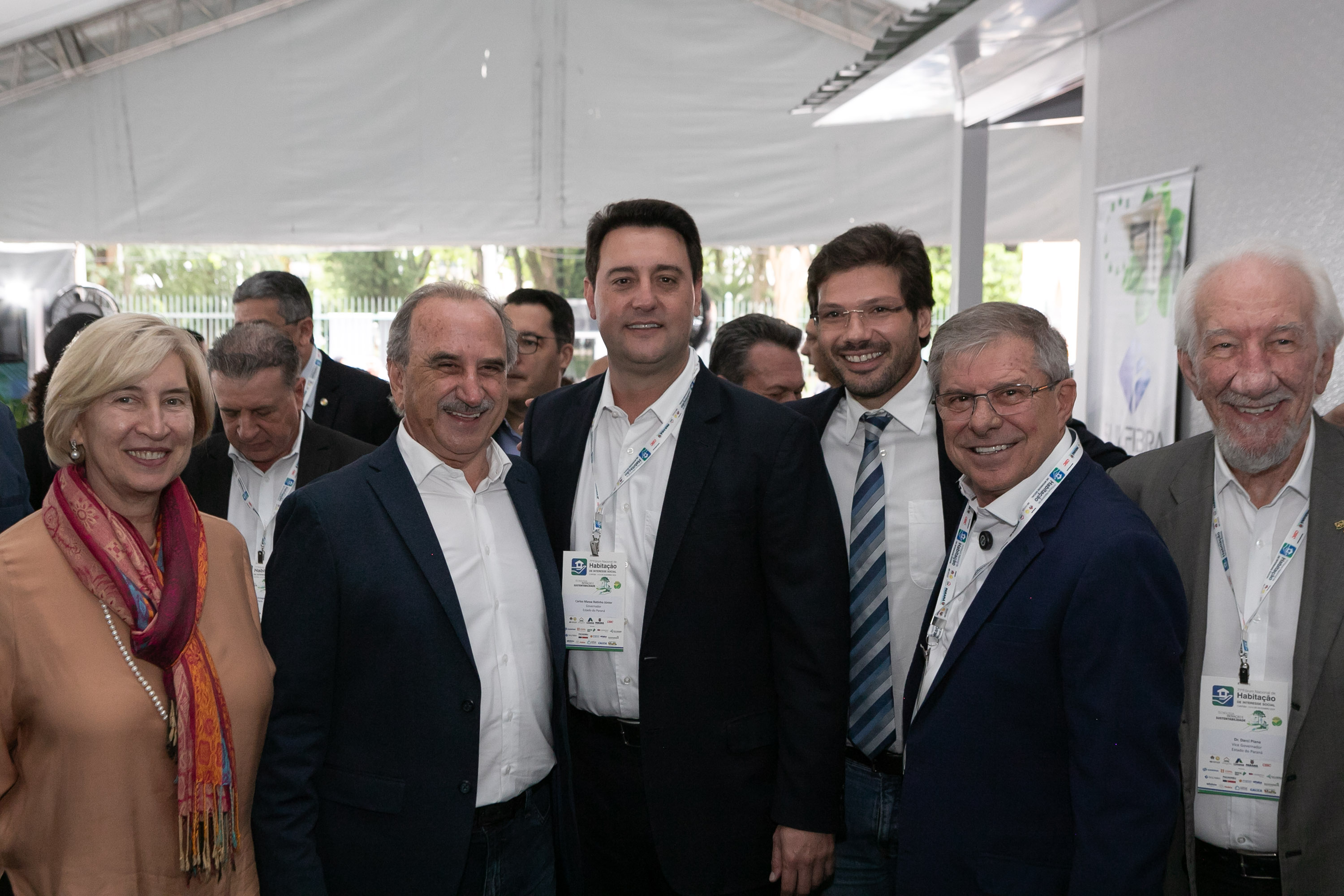 O Paraná vai dar um novo passo em seu programa habitacional, o Casa Fácil Paraná. O governador Carlos Massa Ratinho Junior assinou nesta quarta-feira (4), durante a abertura do Fórum Nacional de Habitação de Interesse Social, um convênio de US$ 187 milhões (R$ 1,13 bilhão) com o Banco Interamericano de Desenvolvimento (BID) para o Vida Nova, modalidade do Casa Fácil voltada a famílias em situação de vulnerabilidade social.