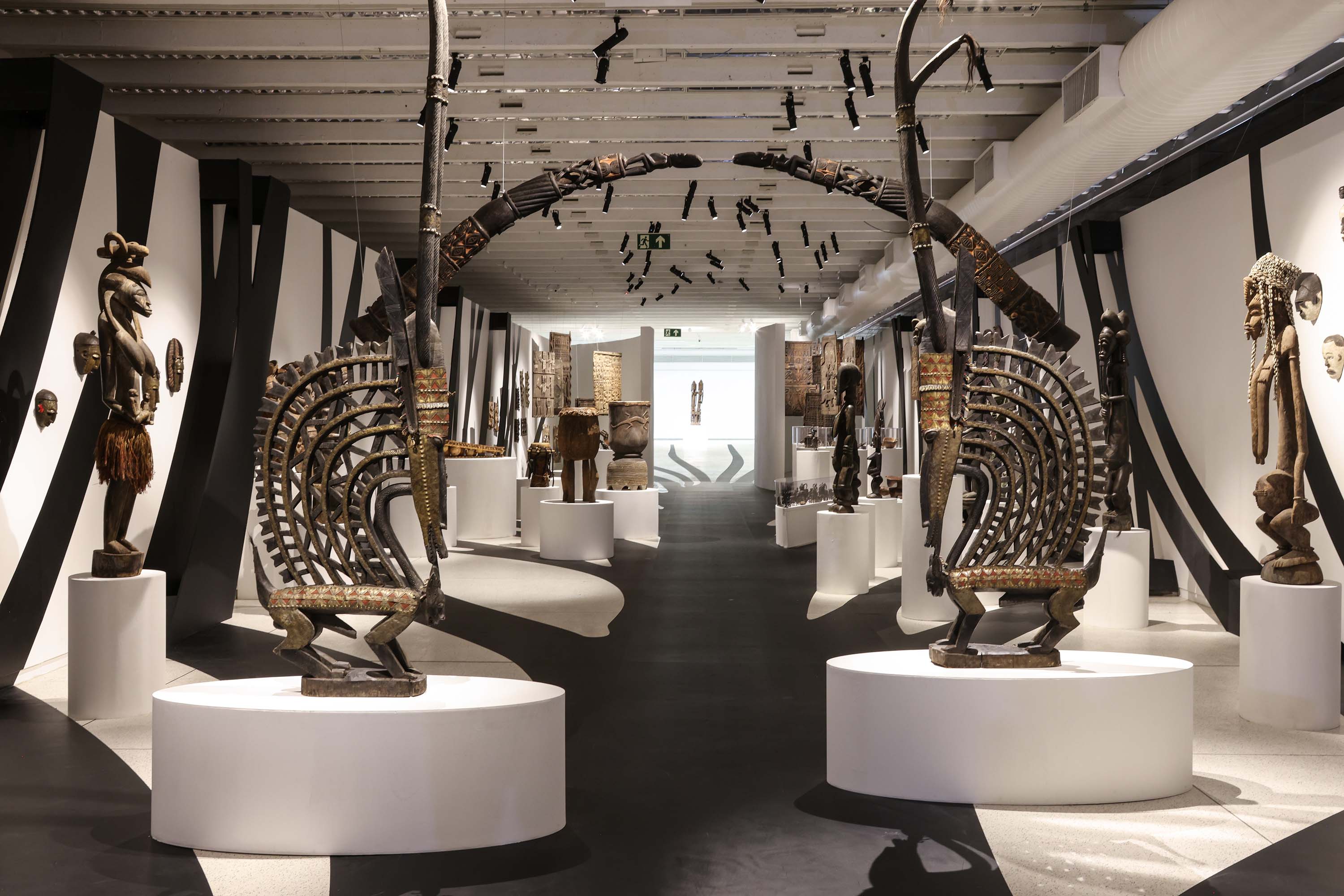 Museu Paranaense (MUPA) - Oficina de Confecção de máscaras – Na quarta-feira, 15 de janeiro, das 14h30 às 17h30, o artista Bruno Romã conduzirá a atividade 