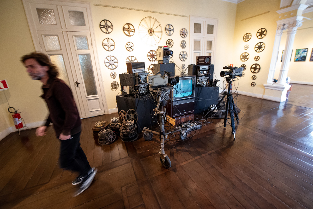 Centro Cultural Teatro Guaíra - Guairão – Auditório Bento Munhoz da Rocha Neto - Orquestra à Base de Cordas Convida Gabriel Sater – Neste sábado (25), como parte da programação da 42.ª Oficina de Música de Curitiba, Gabriel Sater e a Orquestra a base de cordas apresentarão um espetáculo que combina clássicos da MPB e música regional brasileira com arranjos especiais.