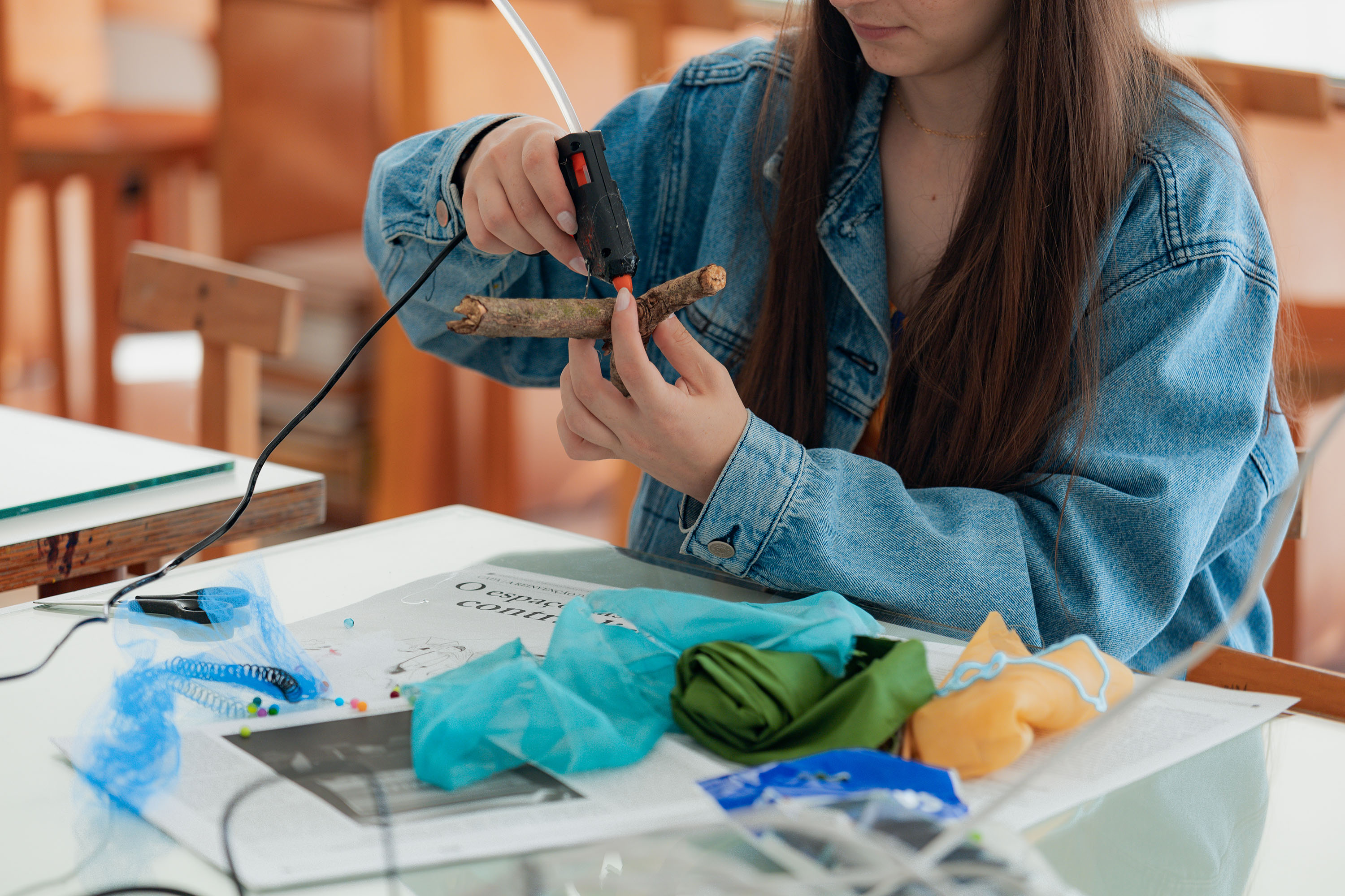 Centro Cultural Teatro Guaíra - Guairão – Auditório Bento Munhoz da Rocha Neto - Orquestra à Base de Cordas Convida Gabriel Sater – Neste sábado (25), como parte da programação da 42.ª Oficina de Música de Curitiba, Gabriel Sater e a Orquestra a base de cordas apresentarão um espetáculo que combina clássicos da MPB e música regional brasileira com arranjos especiais.