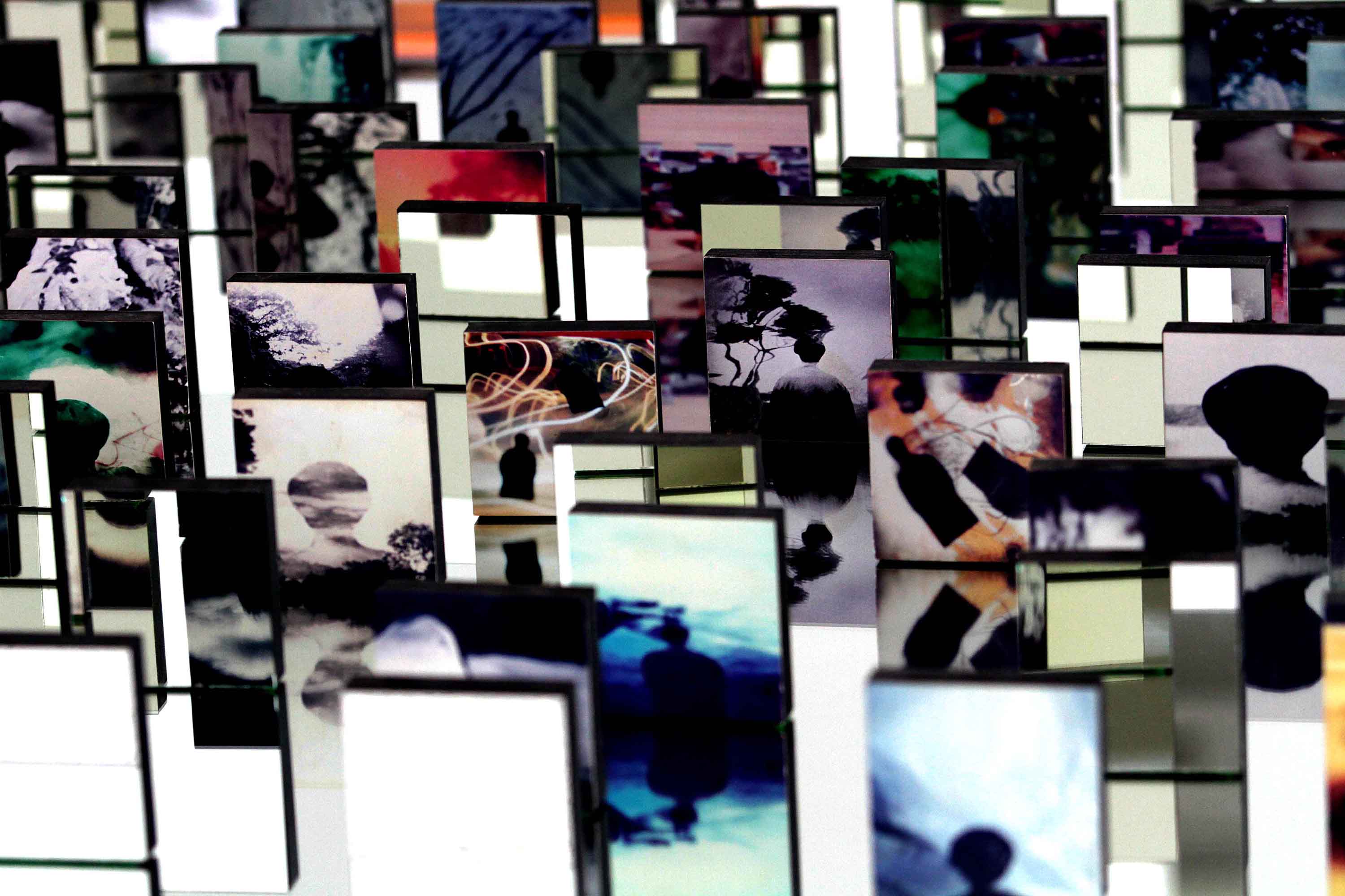 Museu de Arte Contemporânea do Paraná (MAC Paraná) - No MAC no MON, a artista Guita Soifer apresenta a exposição a Trama Intrincada do Tempo que traz pinturas, esculturas, fotografias, gravuras, vídeos e instalações explorando o tempo, a memória e as transformações da matéria