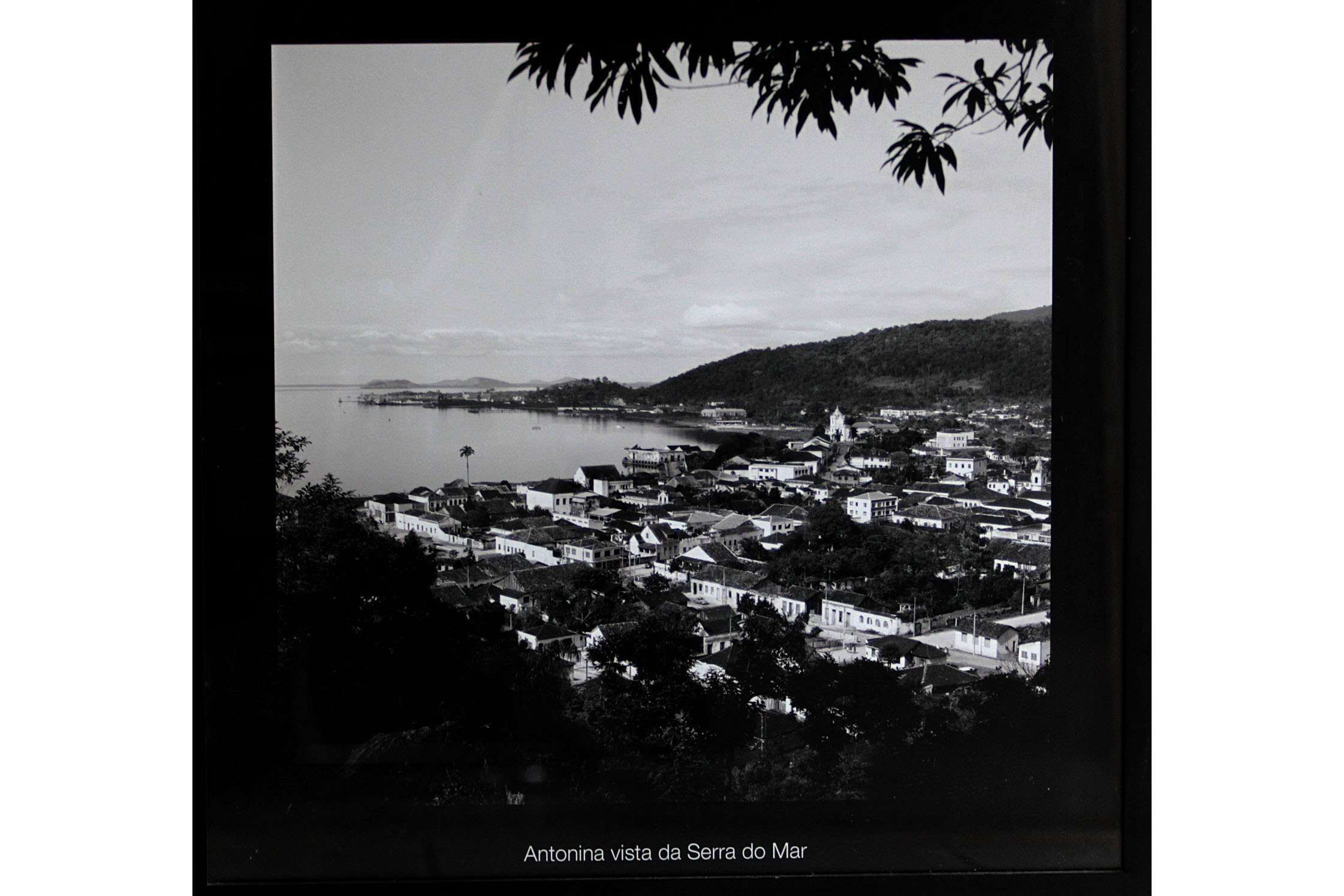 Museu da Imagem e do Som (MIS-PR) - Exposição Antonina – O Museu da Imagem e do Som (MIS-PR) inaugurou na Estação Ferroviária de Antonina uma exposição que celebra a história e cultura do município litorâneo por meio de acervo audiovisual do próprio museu. A mostra apresenta uma seleção de imagens do fotógrafo Jesus Santoro Foto: Anderson Tozato/SEEC-PR