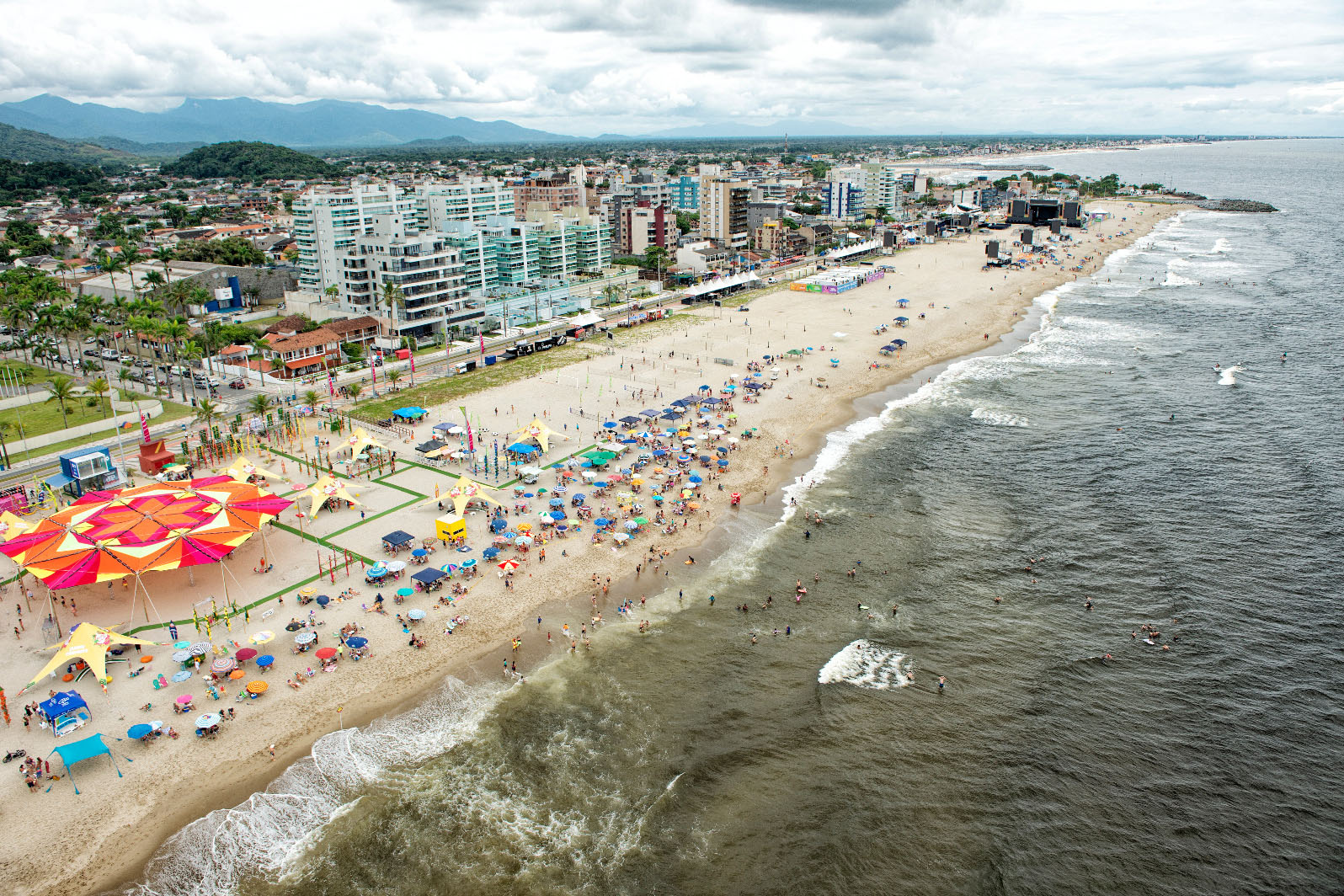 Obra de revitalização da Orla de Matinhos alcançou 97,5% de conclusão em janeiro