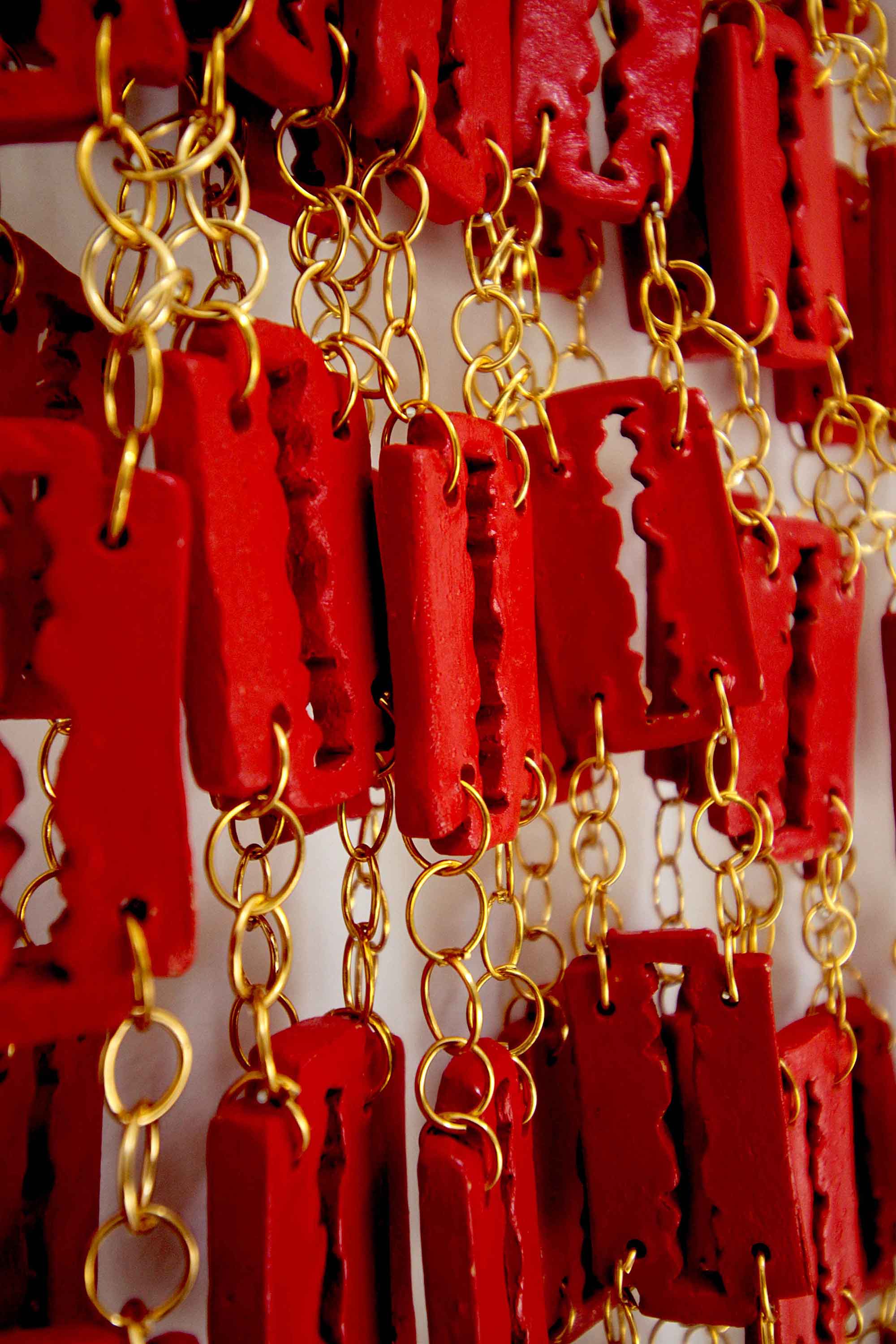 Museu de Arte Contemporânea do Paraná (MAC Paraná) - No MAC no MON, a artista Guita Soifer apresenta a exposição a Trama Intrincada do Tempo que traz pinturas, esculturas, fotografias, gravuras, vídeos e instalações explorando o tempo, a memória e as transformações da matéria