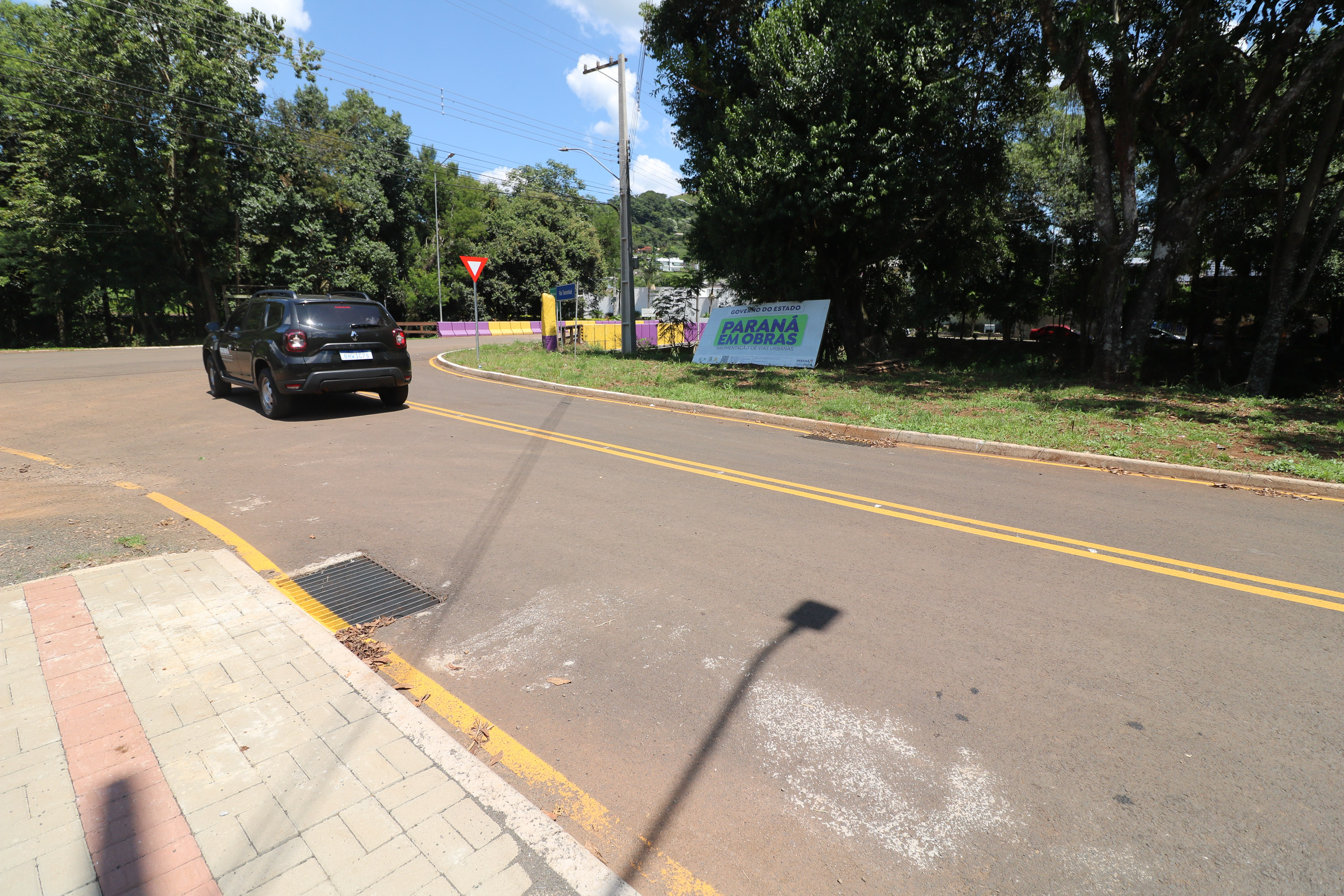 Asfalto Novo na cidade de Salgado Filho. Foto: Geraldo Bubniak/AEN