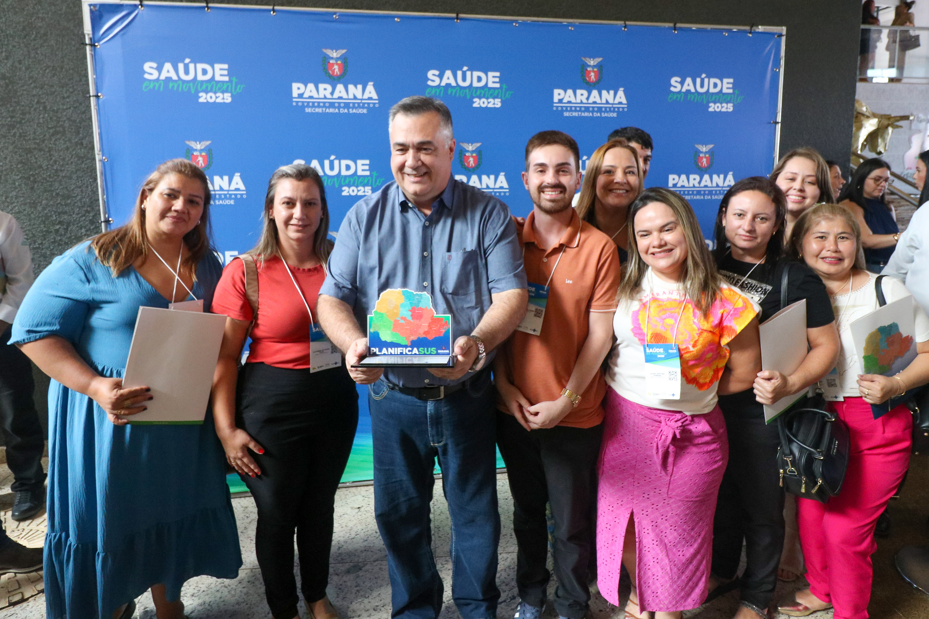 O governador Carlos Massa Ratinho Junior anunciou nesta quinta-feira (13) a liberação de R$ 1,2 bilhão para a saúde pública do Estado, durante o evento Saúde em Movimento, em Foz do Iguaçu, na região Oeste.