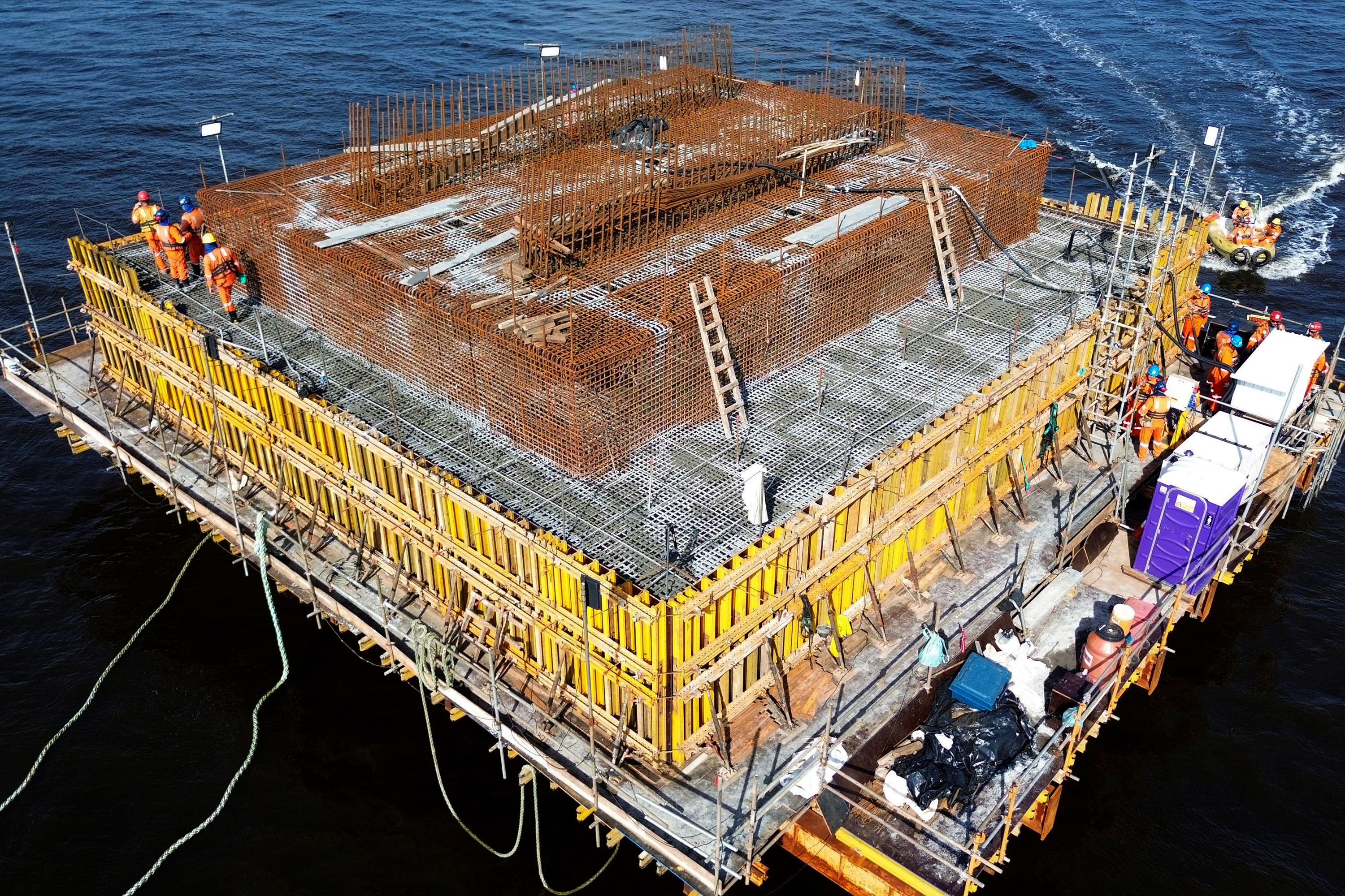 2 mil toneladas de aço, sapo raro e muito gelo na obra: as curiosidades da Ponte de Guaratuba