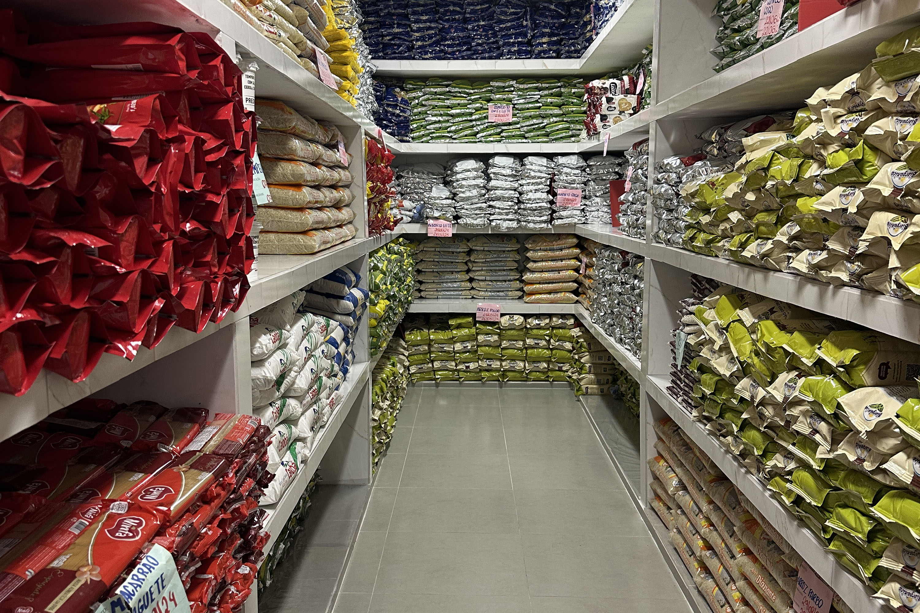 A 2ª remessa de alimentos não perecíveis para as escolas estaduais já está em andamento Foto: Karina Audrey - Fundepar