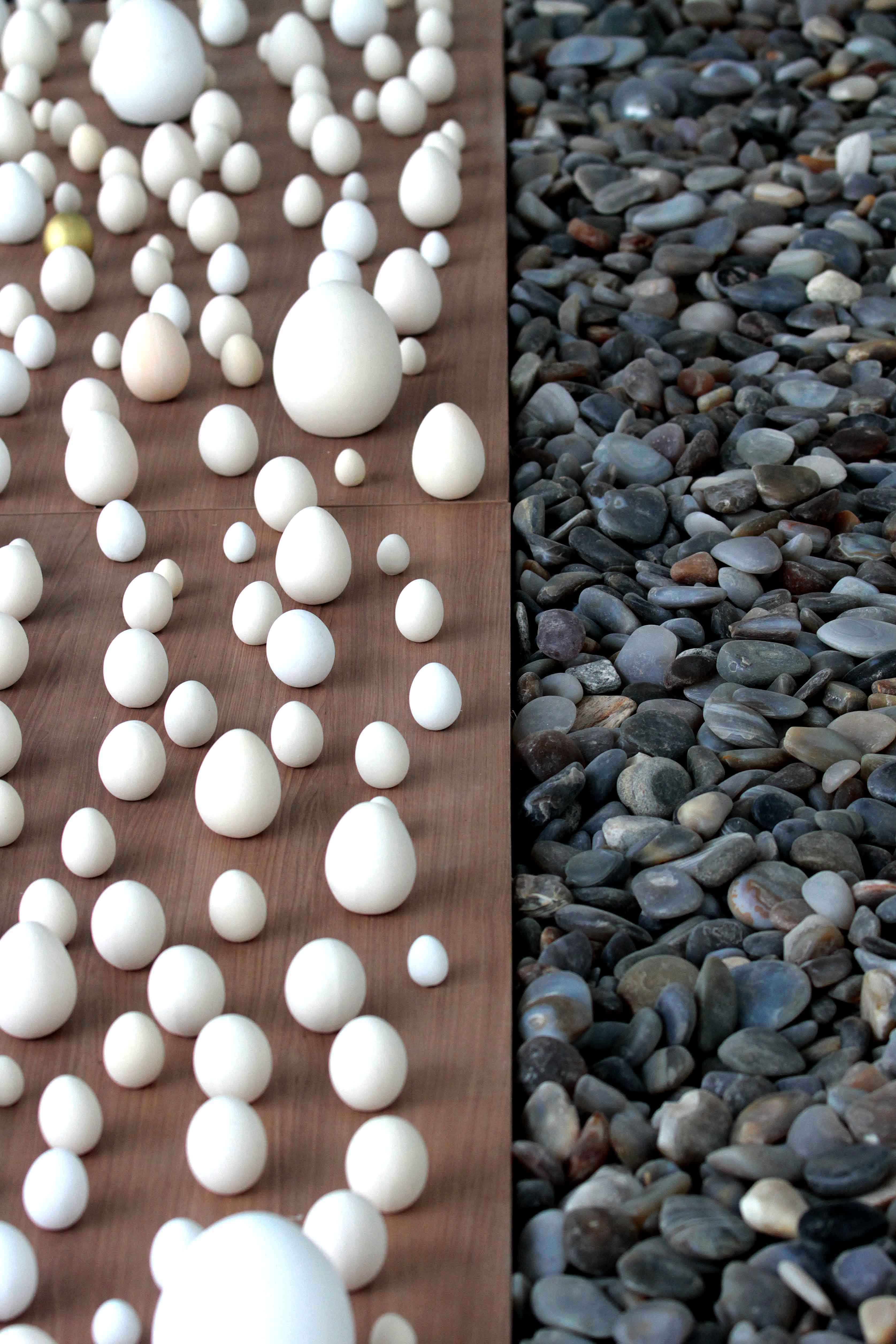 Museu de Arte Contemporânea do Paraná (MAC Paraná) - "A Trama Intrincada do Tempo" – Em exposição no MAC no MON, a artista Guita Soifer apresenta "A Trama Intrincada do Tempo", que traz pinturas, esculturas, fotografias, gravuras, vídeos e instalações explorando o tempo, a memória e as transformações da matéria, sob curadoria de Agnaldo Farias. Foto: Anderson Tozato/SEEC-PR