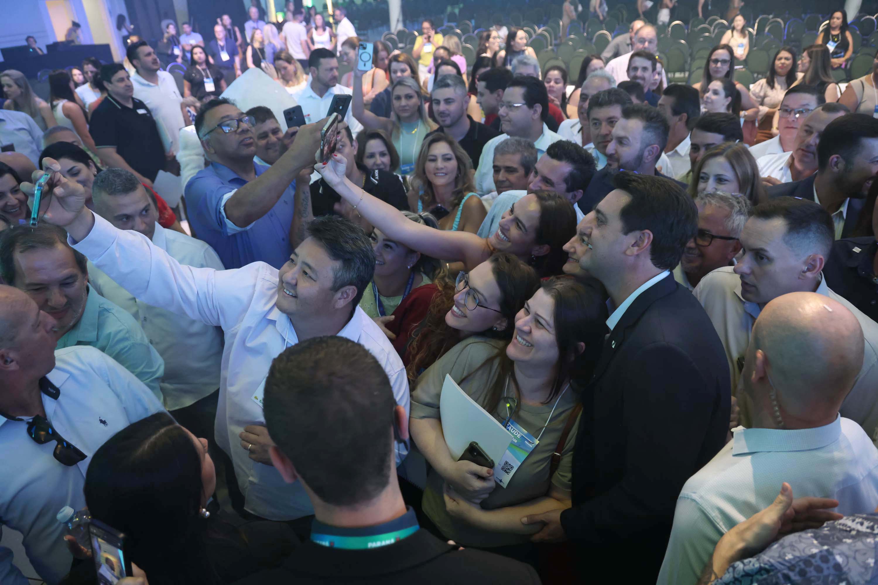 O governador Carlos Massa Ratinho Junior anunciou nesta quinta-feira (13) a liberação de R$ 1,2 bilhão para a saúde pública do Estado, durante o evento Saúde em Movimento, em Foz do Iguaçu, na região Oeste.