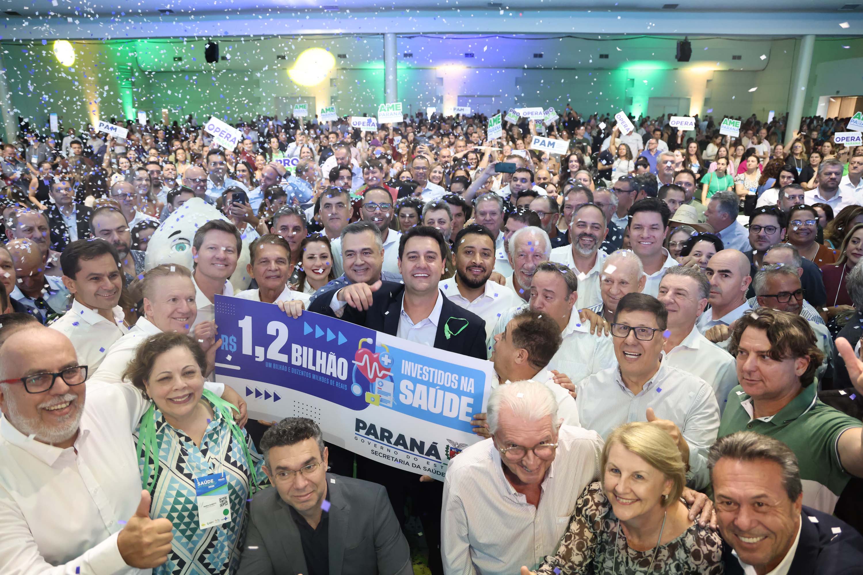 O governador Carlos Massa Ratinho Junior anunciou nesta quinta-feira (13) a liberação de R$ 1,2 bilhão para a saúde pública do Estado, durante o evento Saúde em Movimento, em Foz do Iguaçu, na região Oeste.