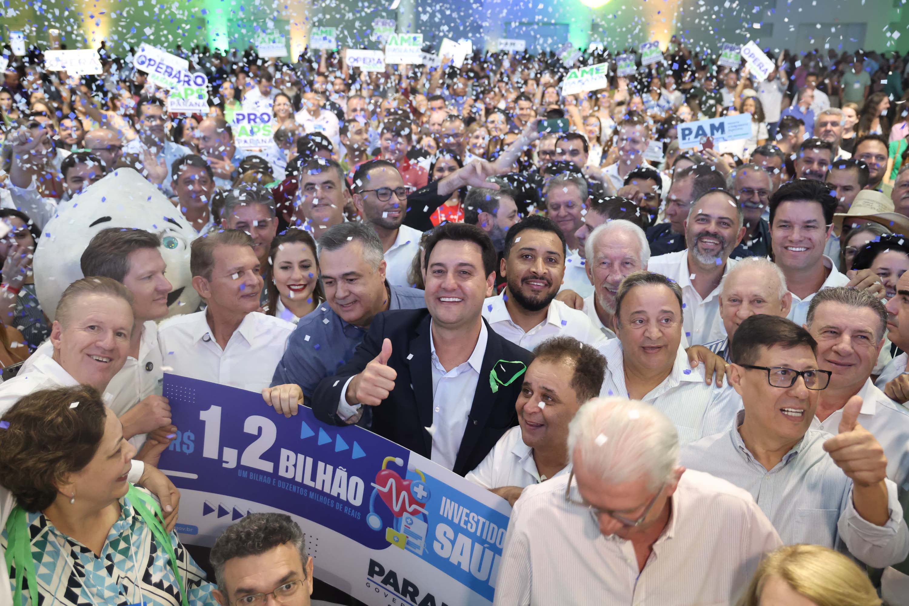 O governador Carlos Massa Ratinho Junior anunciou nesta quinta-feira (13) a liberação de R$ 1,2 bilhão para a saúde pública do Estado, durante o evento Saúde em Movimento, em Foz do Iguaçu, na região Oeste.