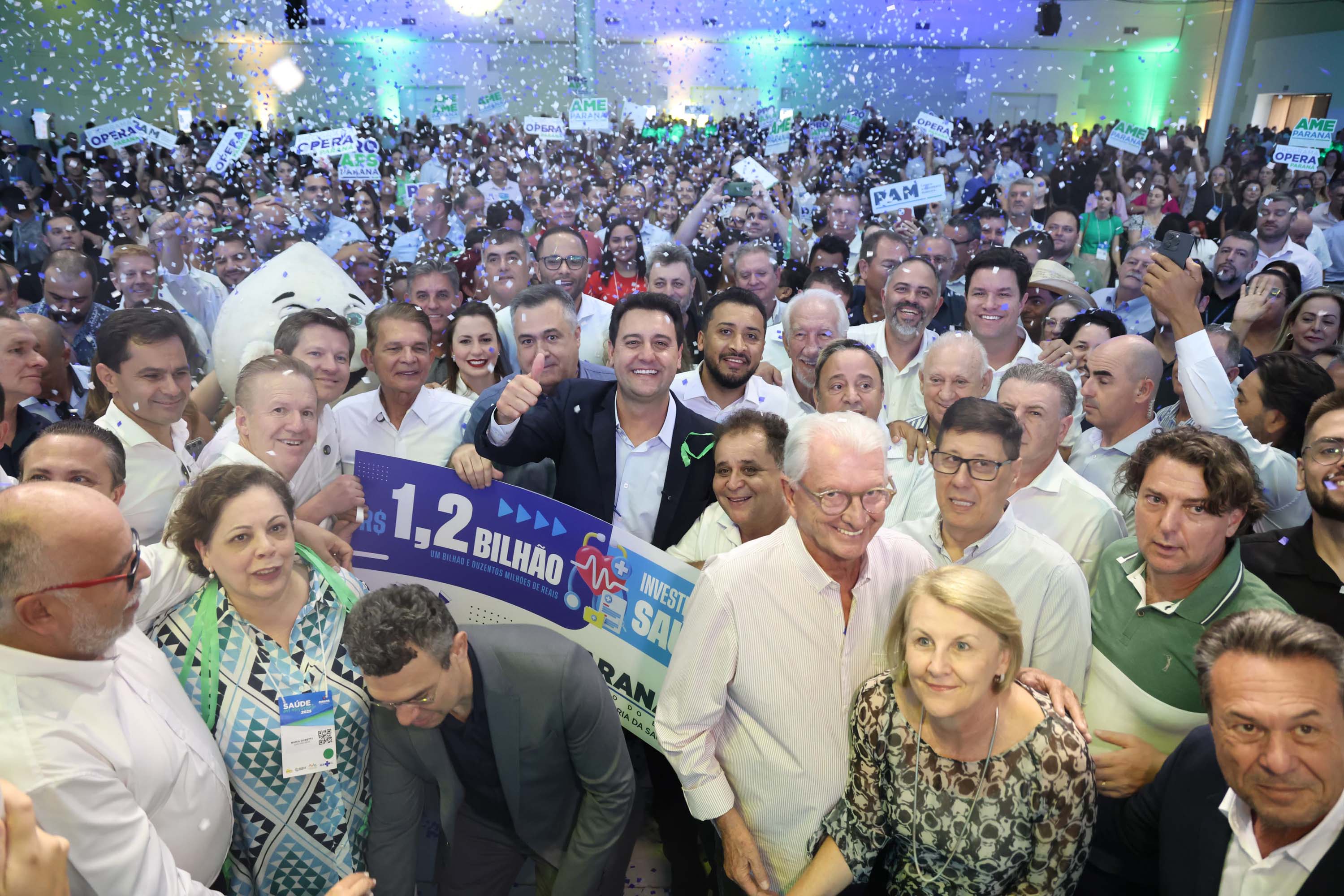 O governador Carlos Massa Ratinho Junior anunciou nesta quinta-feira (13) a liberação de R$ 1,2 bilhão para a saúde pública do Estado, durante o evento Saúde em Movimento, em Foz do Iguaçu, na região Oeste.