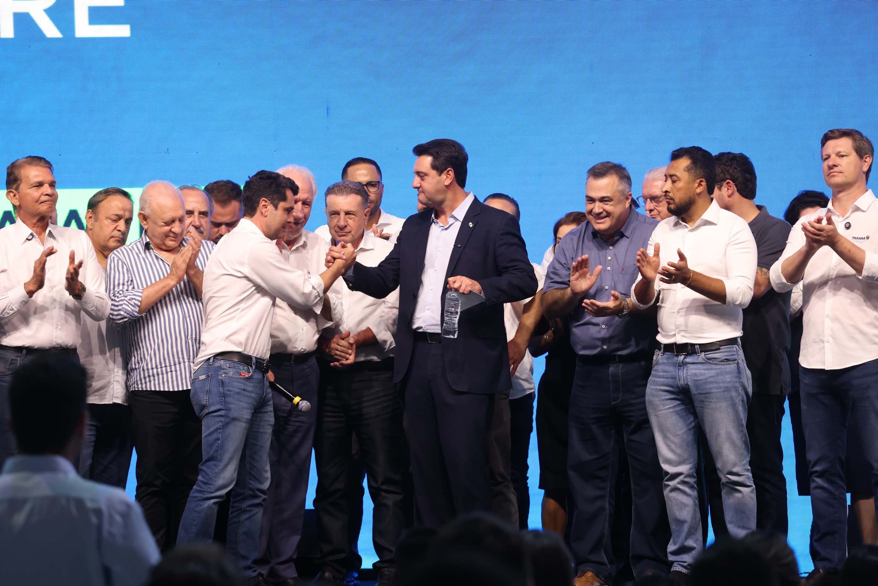 O governador Carlos Massa Ratinho Junior anunciou nesta quinta-feira (13) a liberação de R$ 1,2 bilhão para a saúde pública do Estado, durante o evento Saúde em Movimento, em Foz do Iguaçu, na região Oeste.
