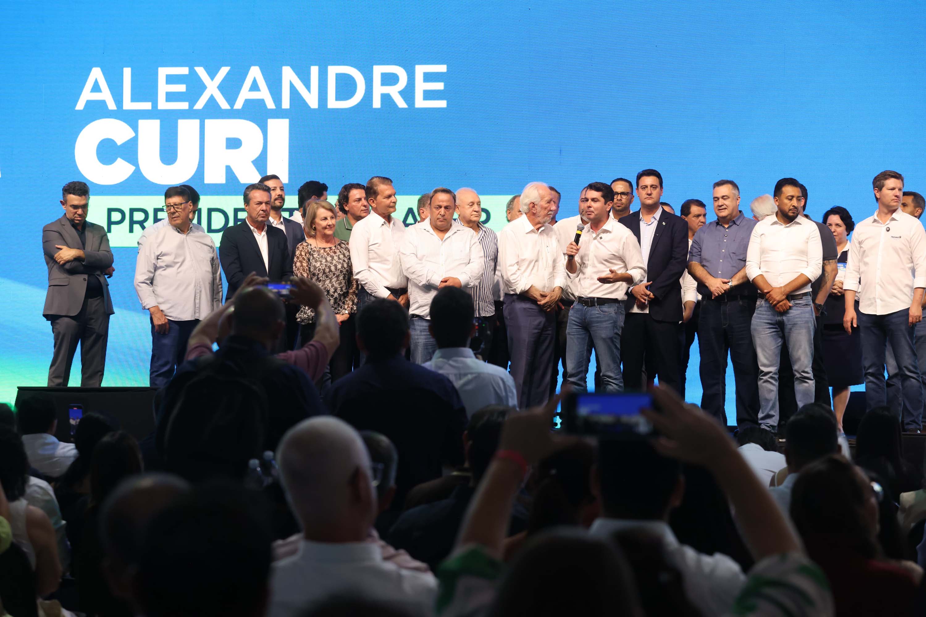 O governador Carlos Massa Ratinho Junior anunciou nesta quinta-feira (13) a liberação de R$ 1,2 bilhão para a saúde pública do Estado, durante o evento Saúde em Movimento, em Foz do Iguaçu, na região Oeste.