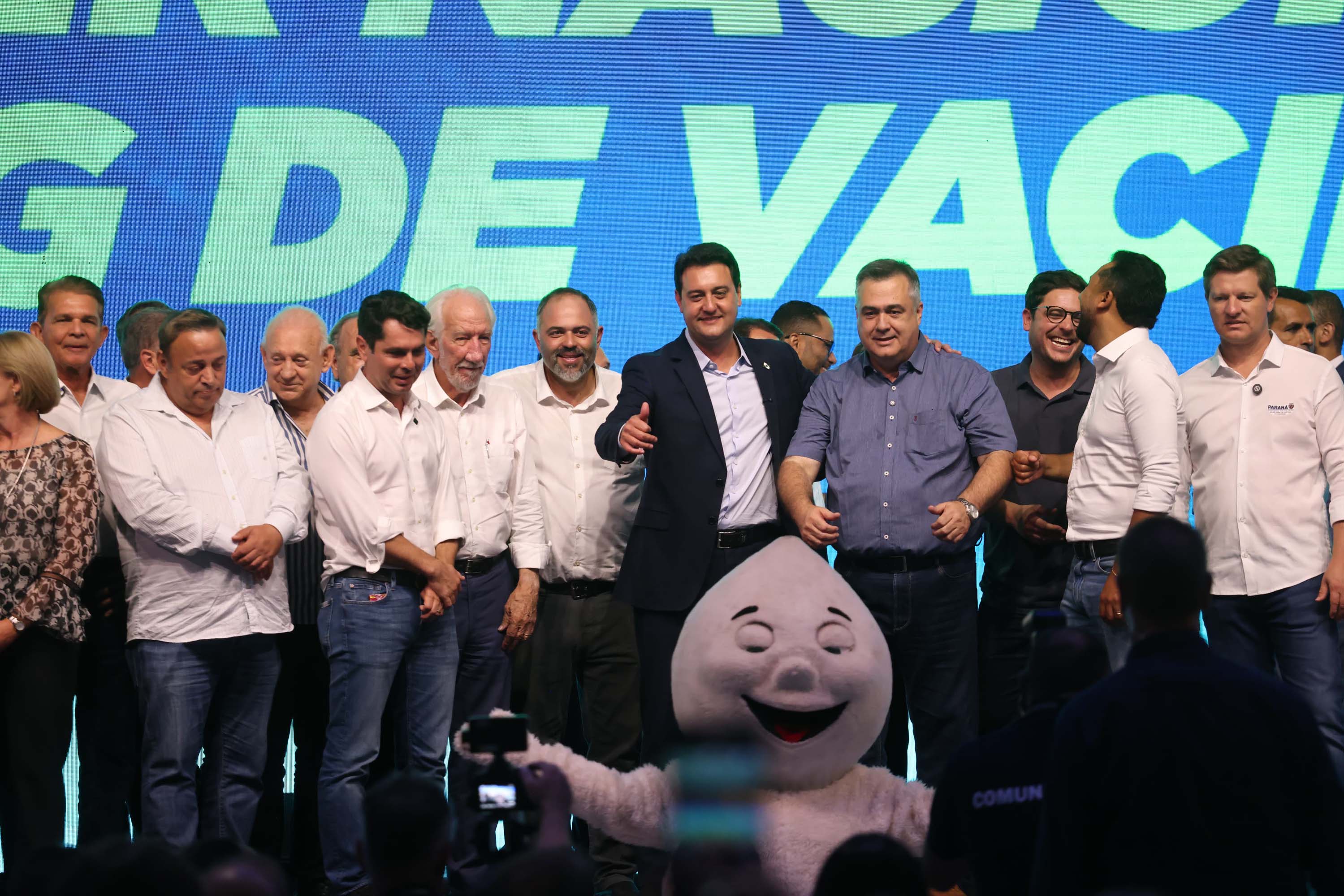 O governador Carlos Massa Ratinho Junior anunciou nesta quinta-feira (13) a liberação de R$ 1,2 bilhão para a saúde pública do Estado, durante o evento Saúde em Movimento, em Foz do Iguaçu, na região Oeste.