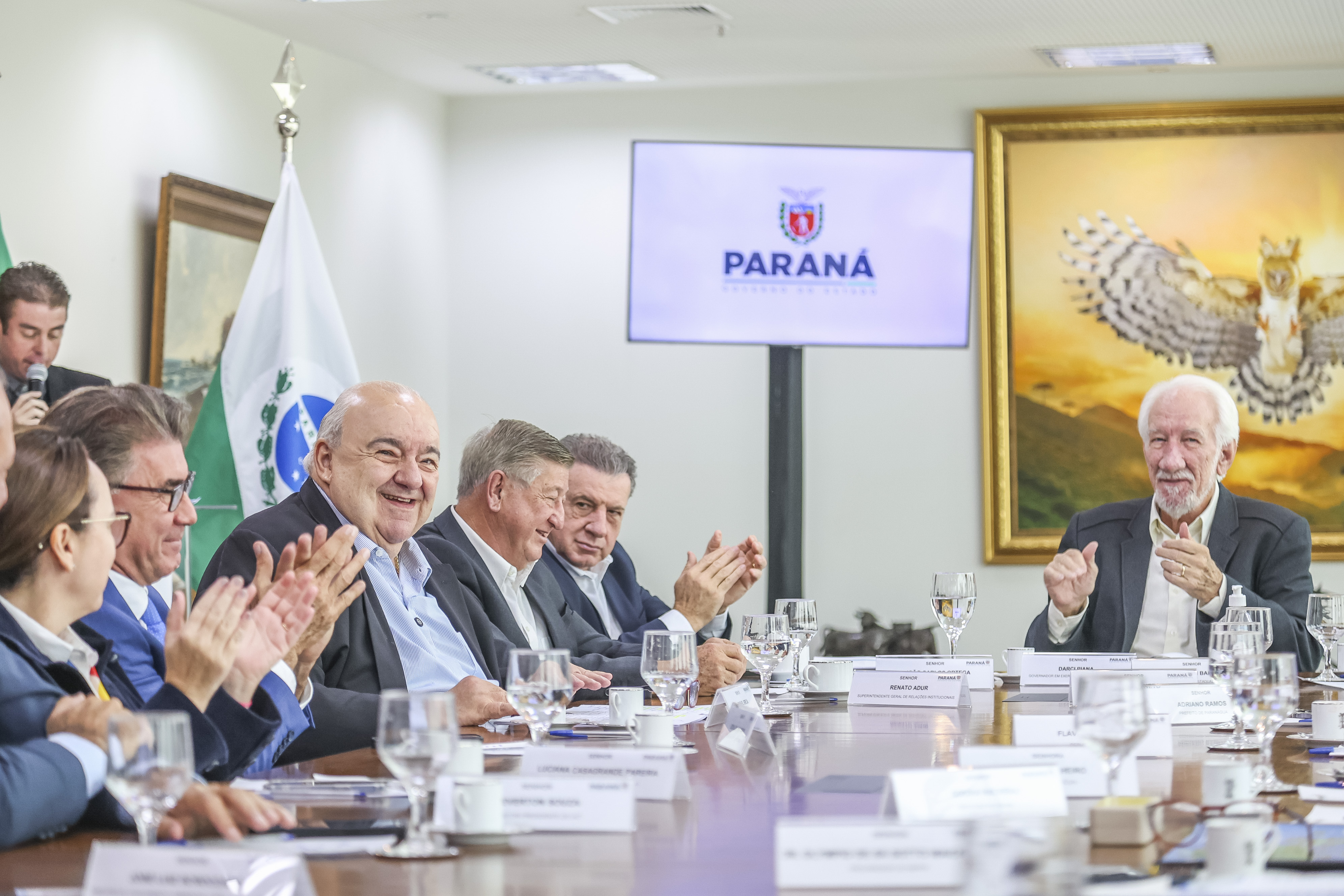 Secretário de Estado do Desenvolvimento Sustentável Rafael Greca presente no evento de assinatura de anuência da Ilha do Mel no Palácio Iguaçu - Curitiba, 07/04/2025. - Foto: Daniel Castellano / SEDEST Foto: Daniel Castellano