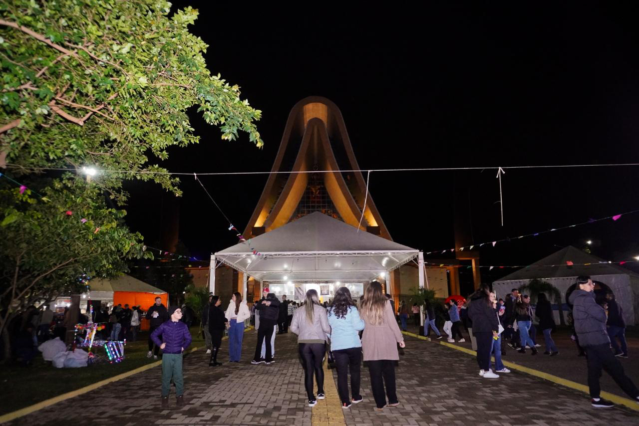 Atrações do frio: arraiás, festas da tainha e do feijão e tradições regionais movimentam o turismo