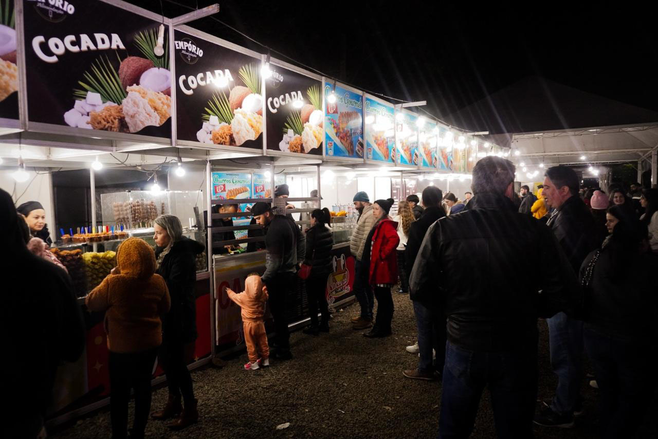 Atrações do frio: arraiás, festas da tainha e do feijão e tradições regionais movimentam o turismo