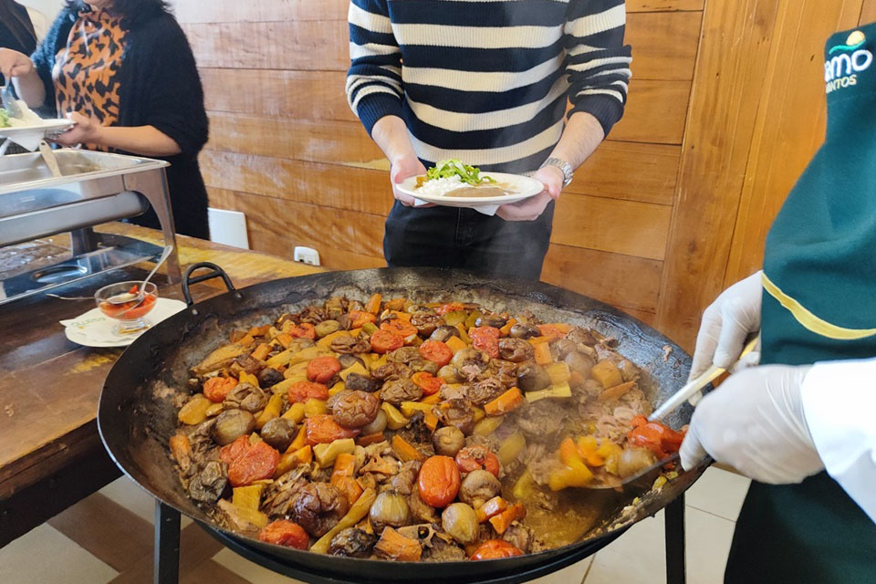 Atrações do frio: arraiás, festas da tainha e do feijão e tradições regionais movimentam o turismo