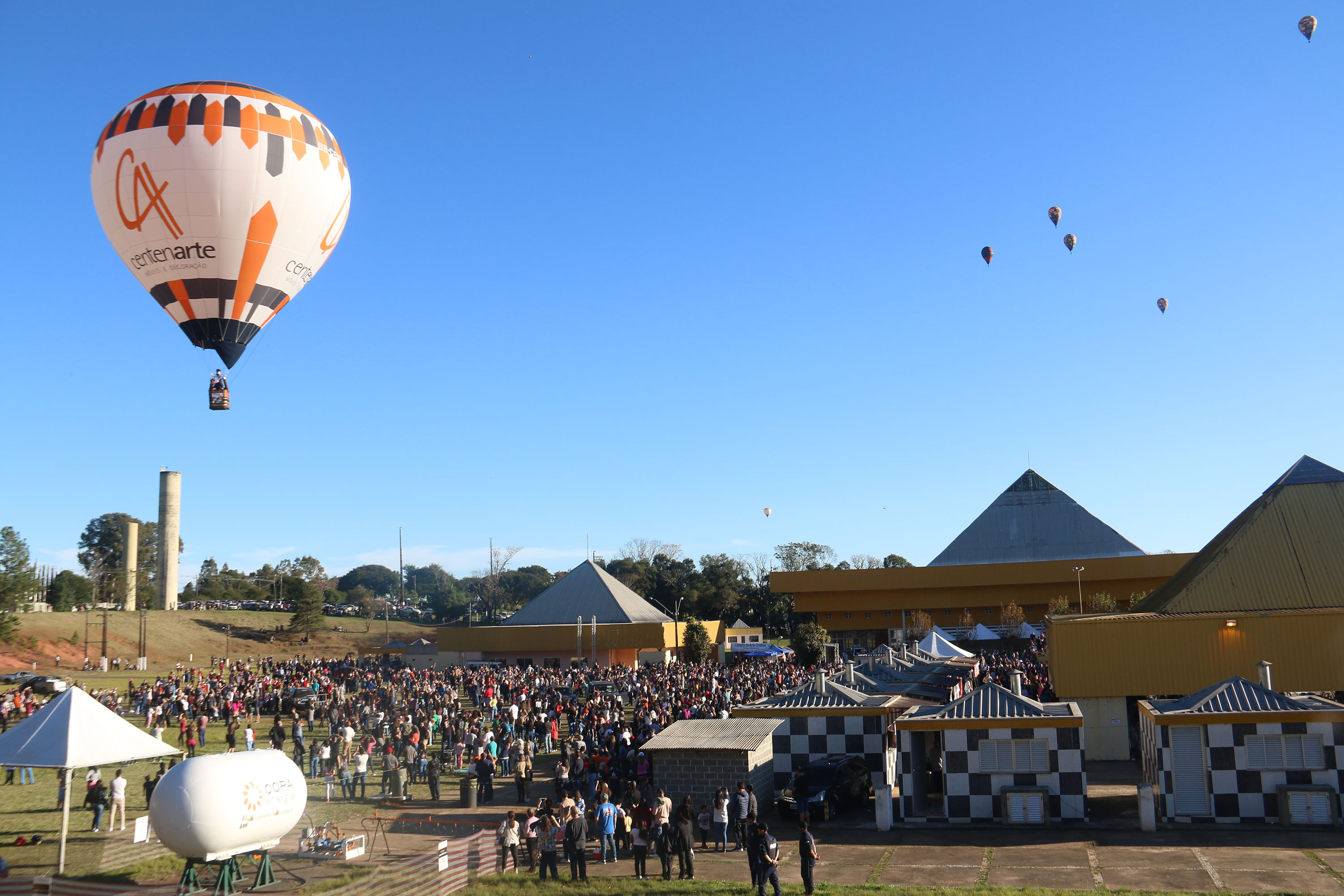 Atrações do frio: arraiás, festas da tainha e do feijão e tradições regionais movimentam o turismo