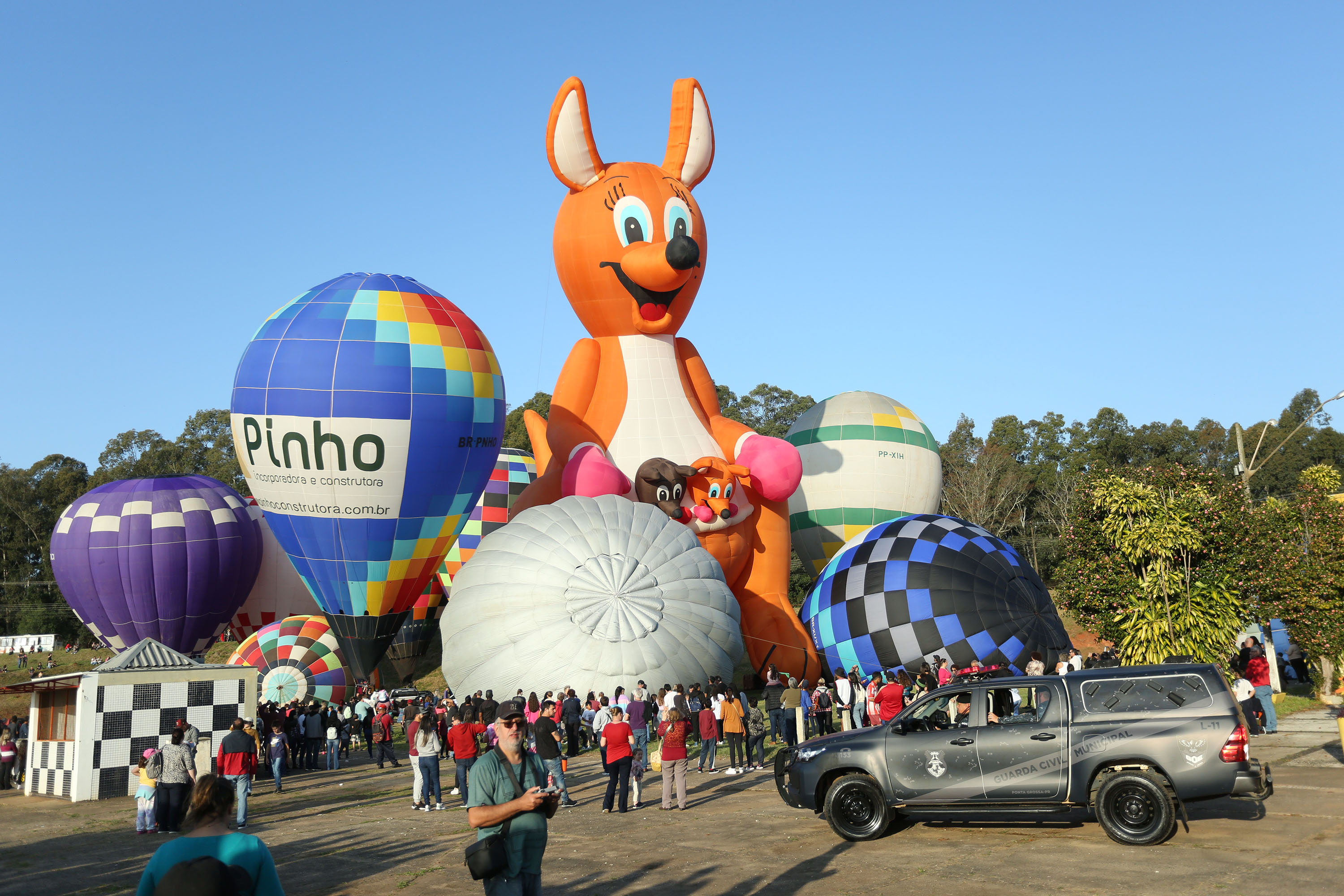 Atrações do frio: arraiás, festas da tainha e do feijão e tradições regionais movimentam o turismo