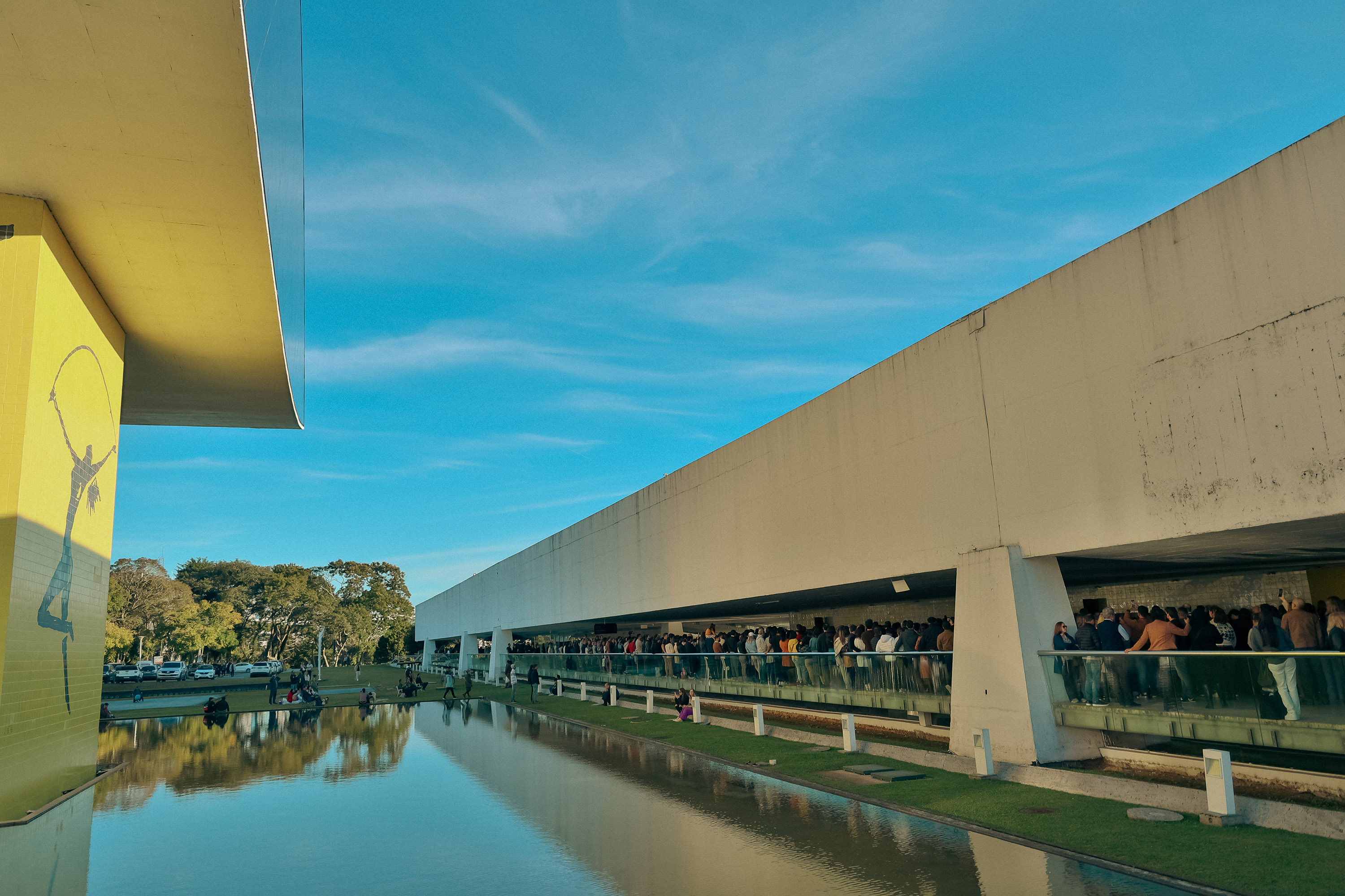 Orquestra no MON, trilhas sonoras no MIS-PR e peça alemã são destaques da semana