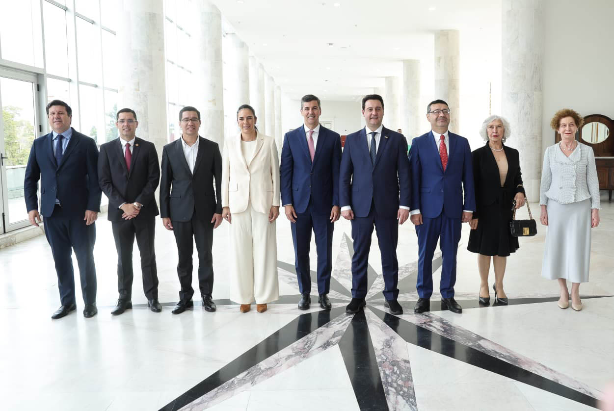 Ratinho Junior recebe Santiago Peña para debater novas oportunidades entre Paraná e Paraguai